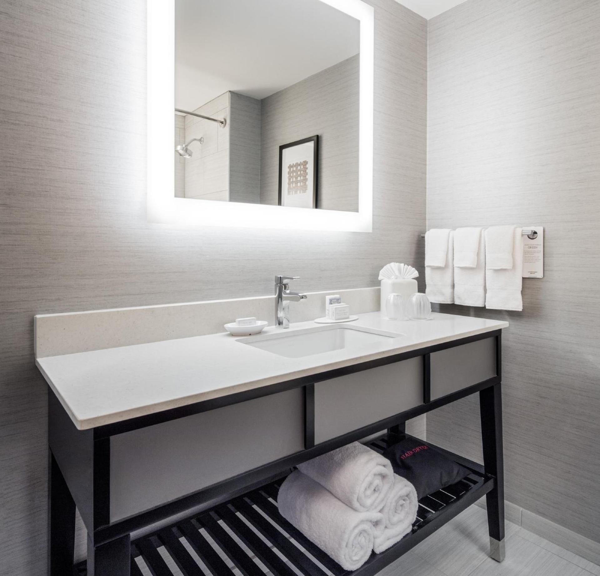 Courtyard by Marriott Boston Brookline photo 34