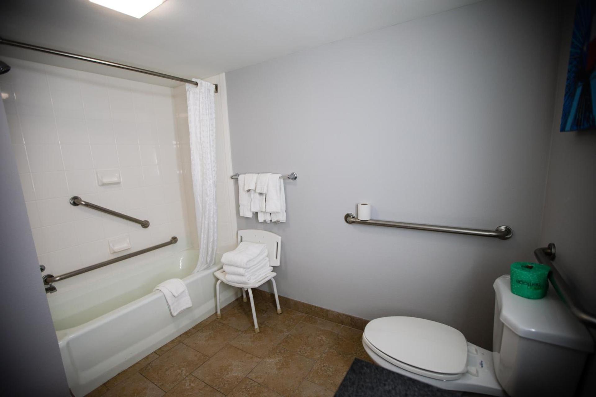 La Quinta by Wyndham Dallas I-35 Walnut Hill Ln photo 25