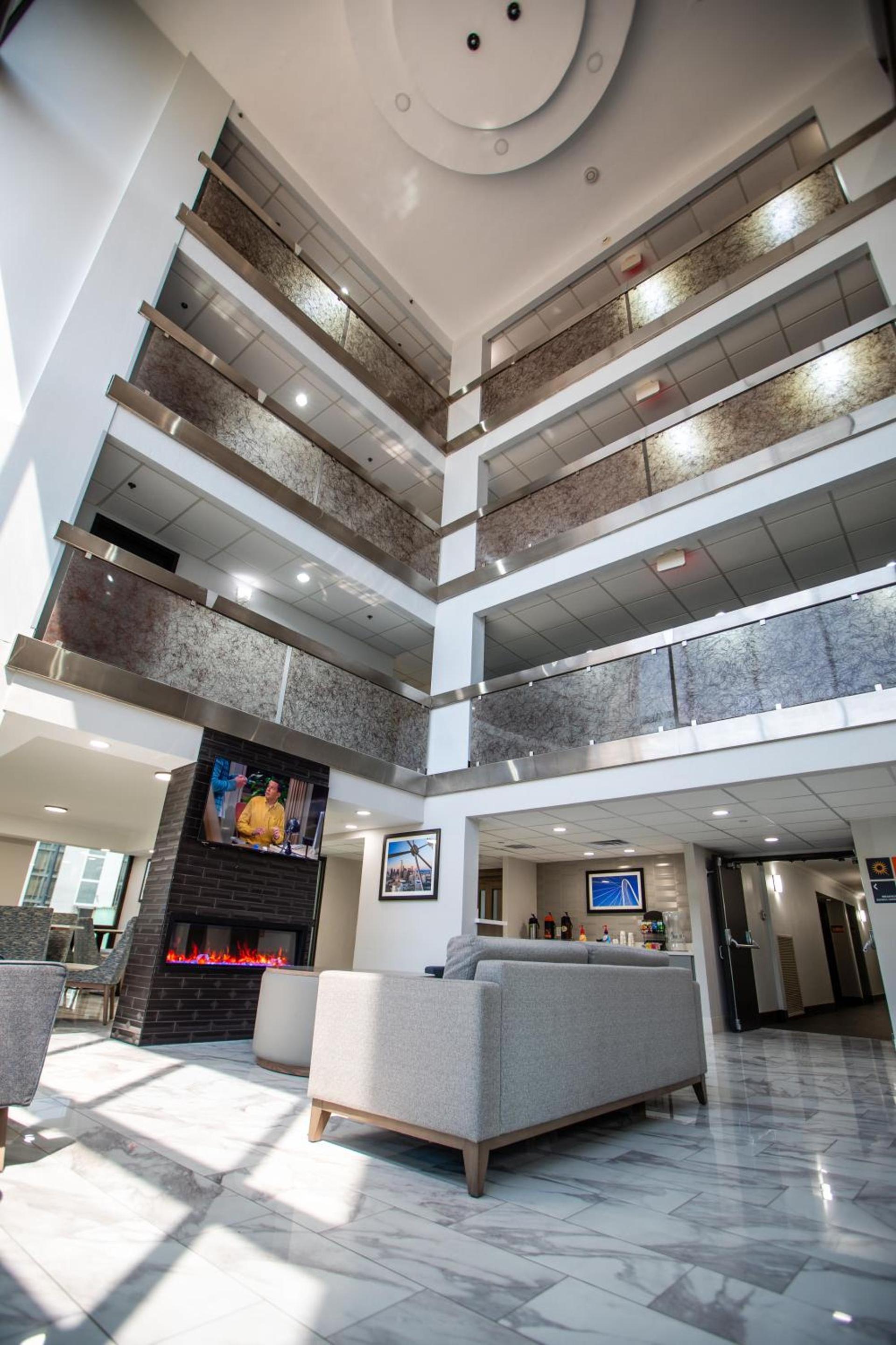 La Quinta by Wyndham Dallas I-35 Walnut Hill Ln photo 33