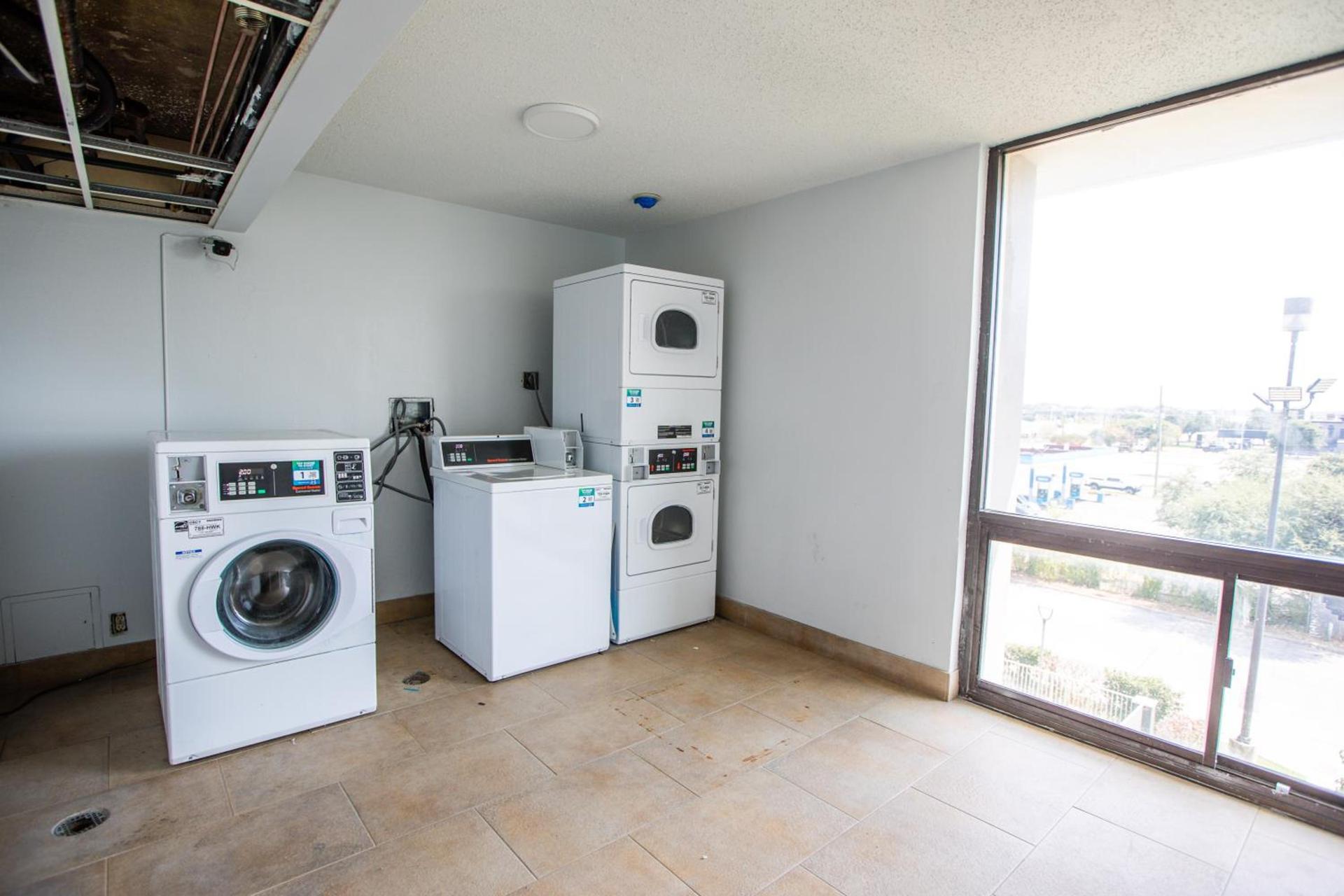 La Quinta by Wyndham Dallas I-35 Walnut Hill Ln photo 44