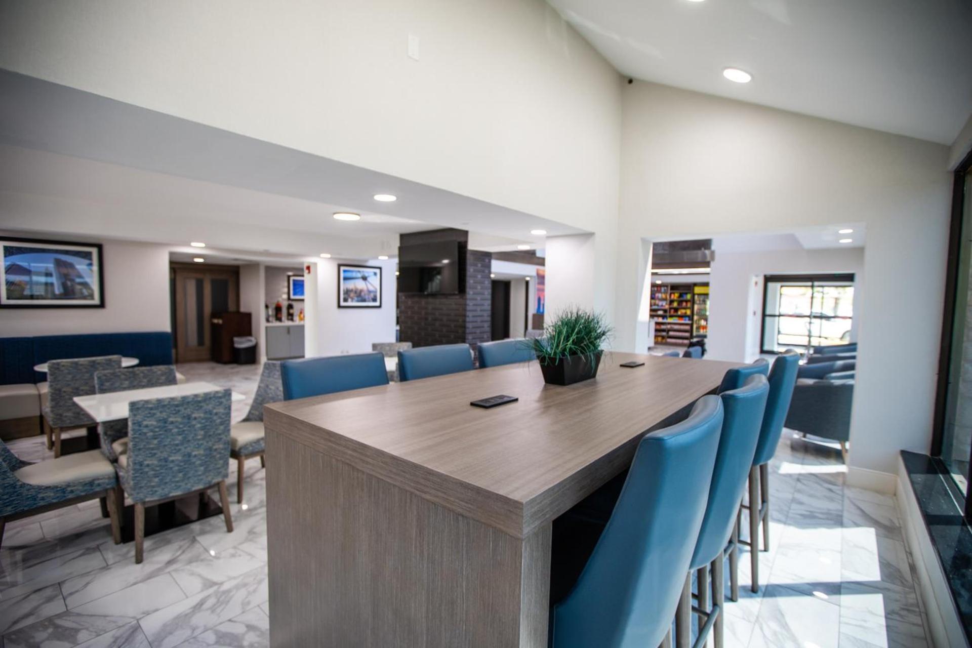 La Quinta by Wyndham Dallas I-35 Walnut Hill Ln photo 45
