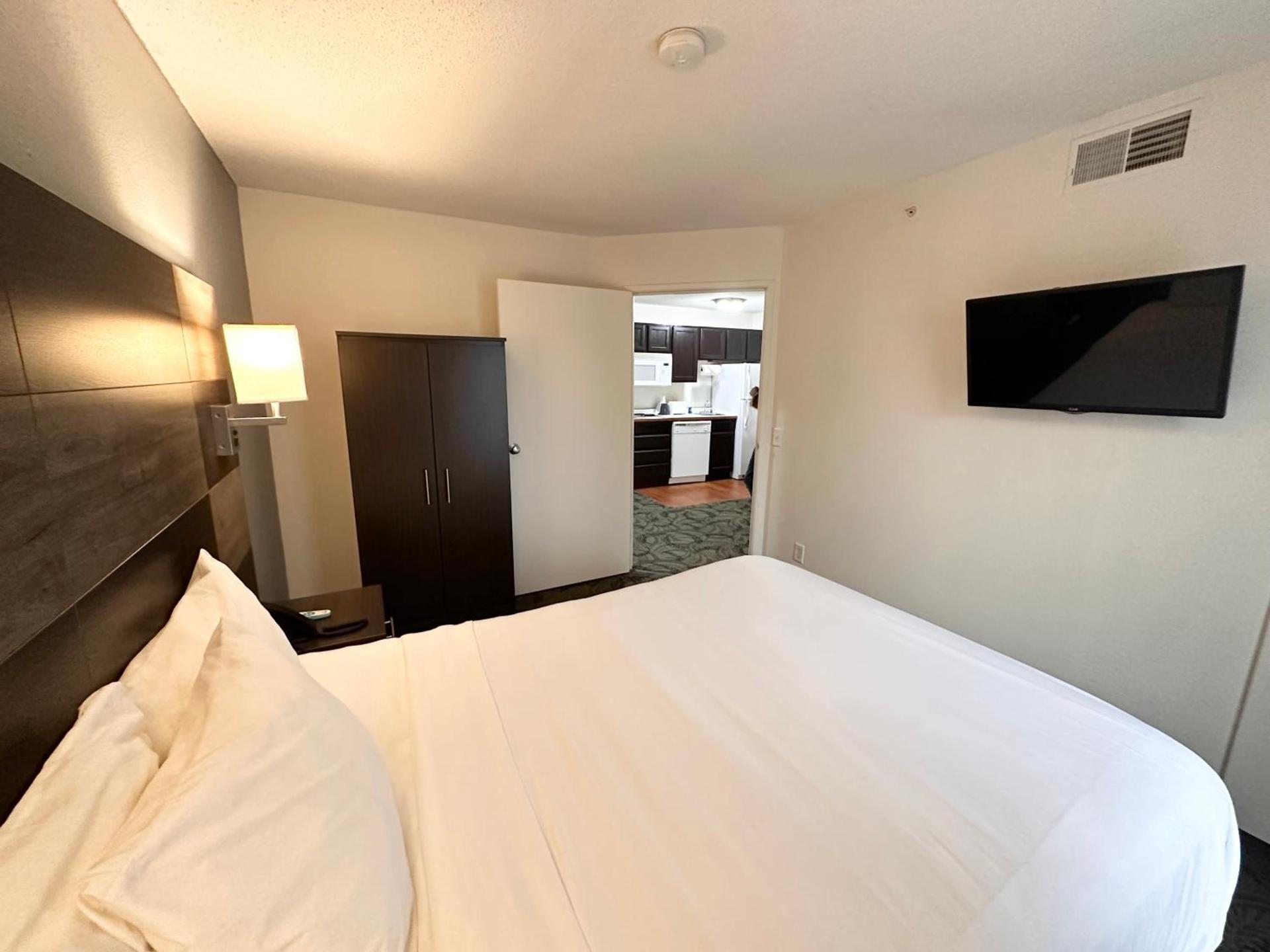 MainStay Suites Madison Airport photo 82