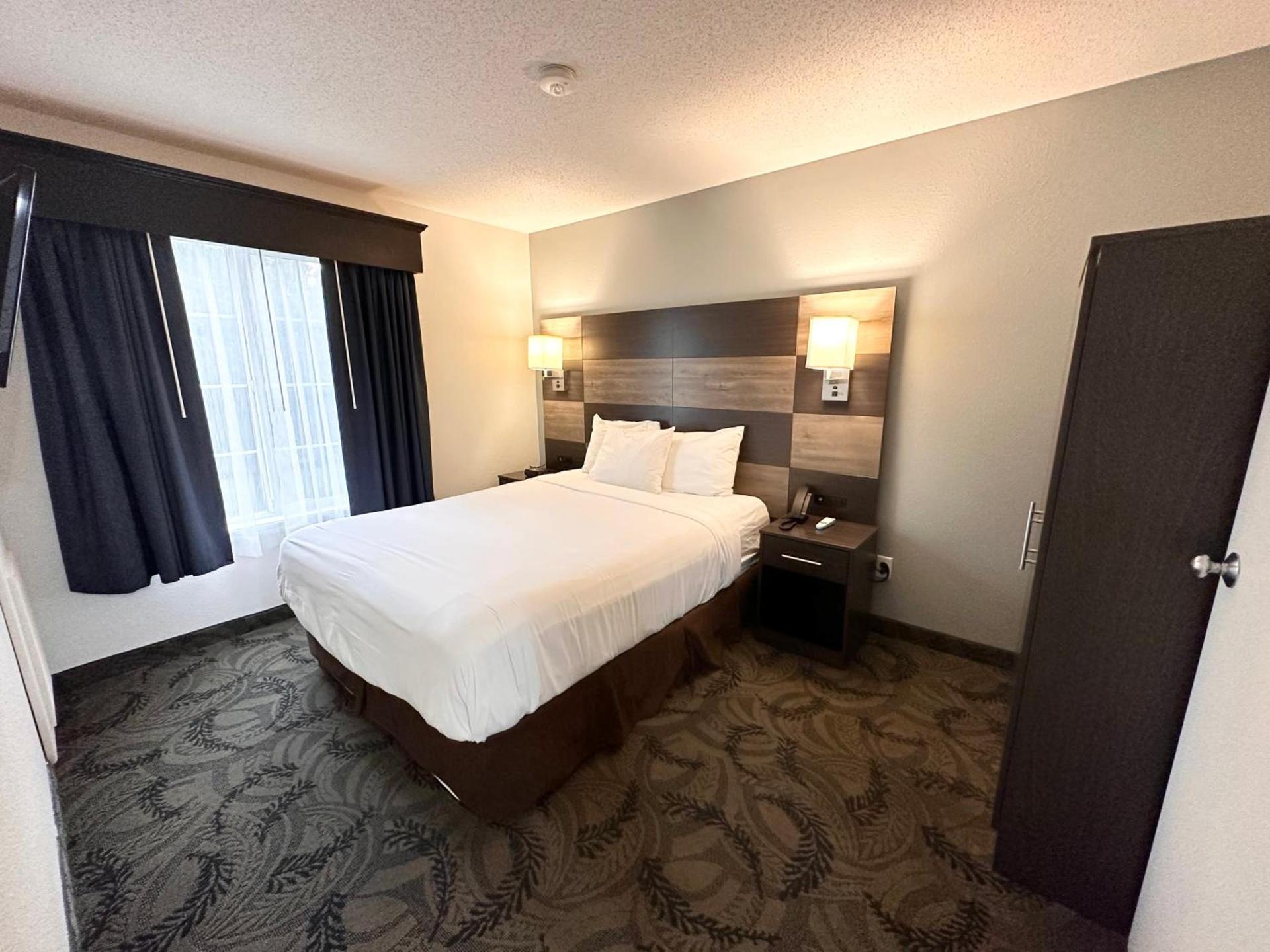 MainStay Suites Madison Airport photo 85