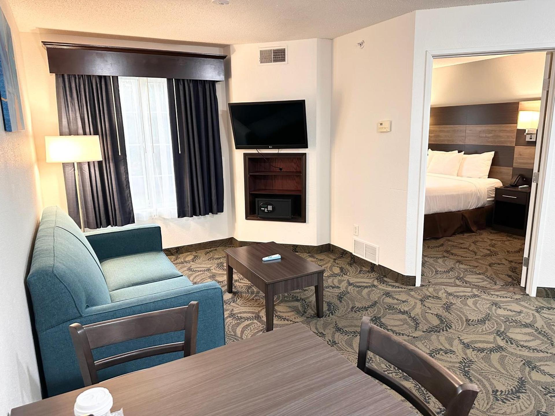 MainStay Suites Madison Airport photo 84