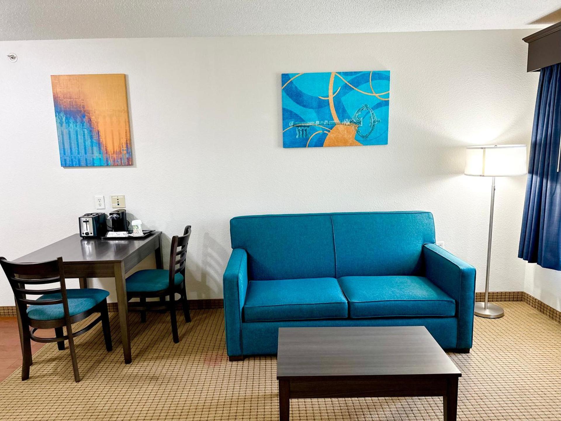 MainStay Suites Madison Airport photo 87