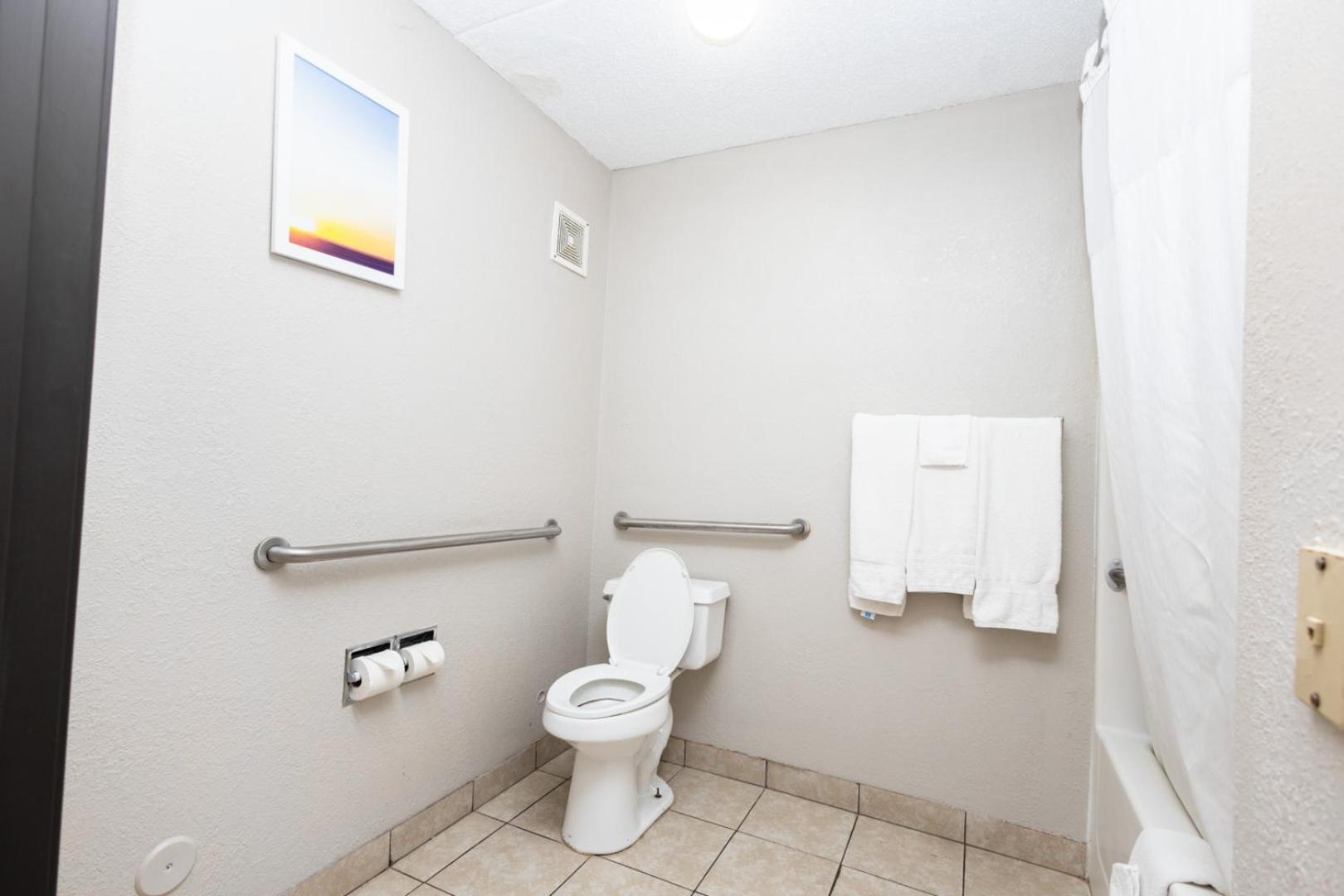 Days Inn by Wyndham Dayton Huber Heights Northeast photo 18