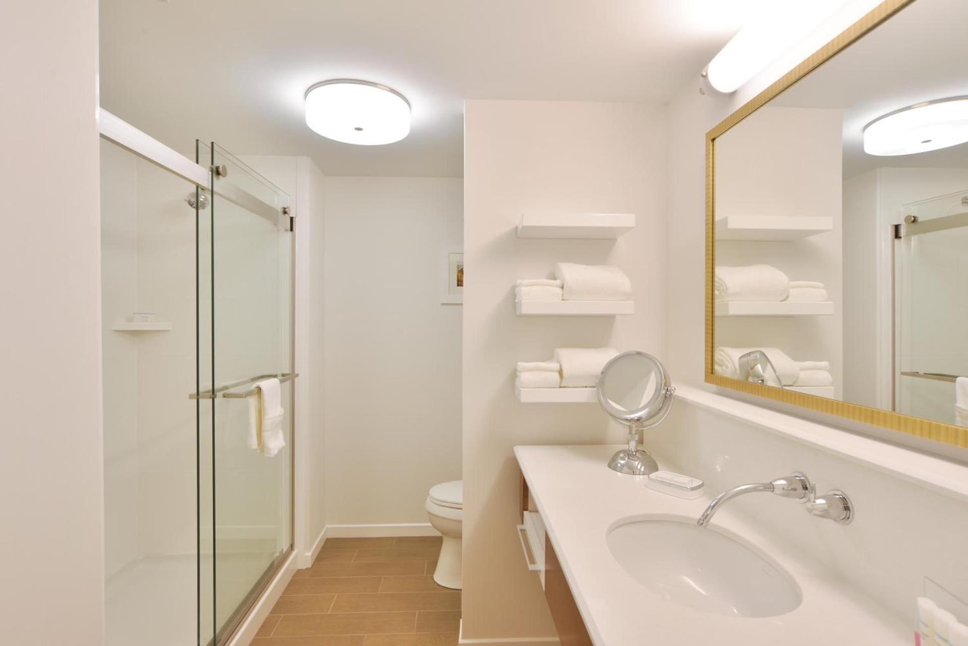 Hampton Inn & Suites Chippewa Falls photo 17
