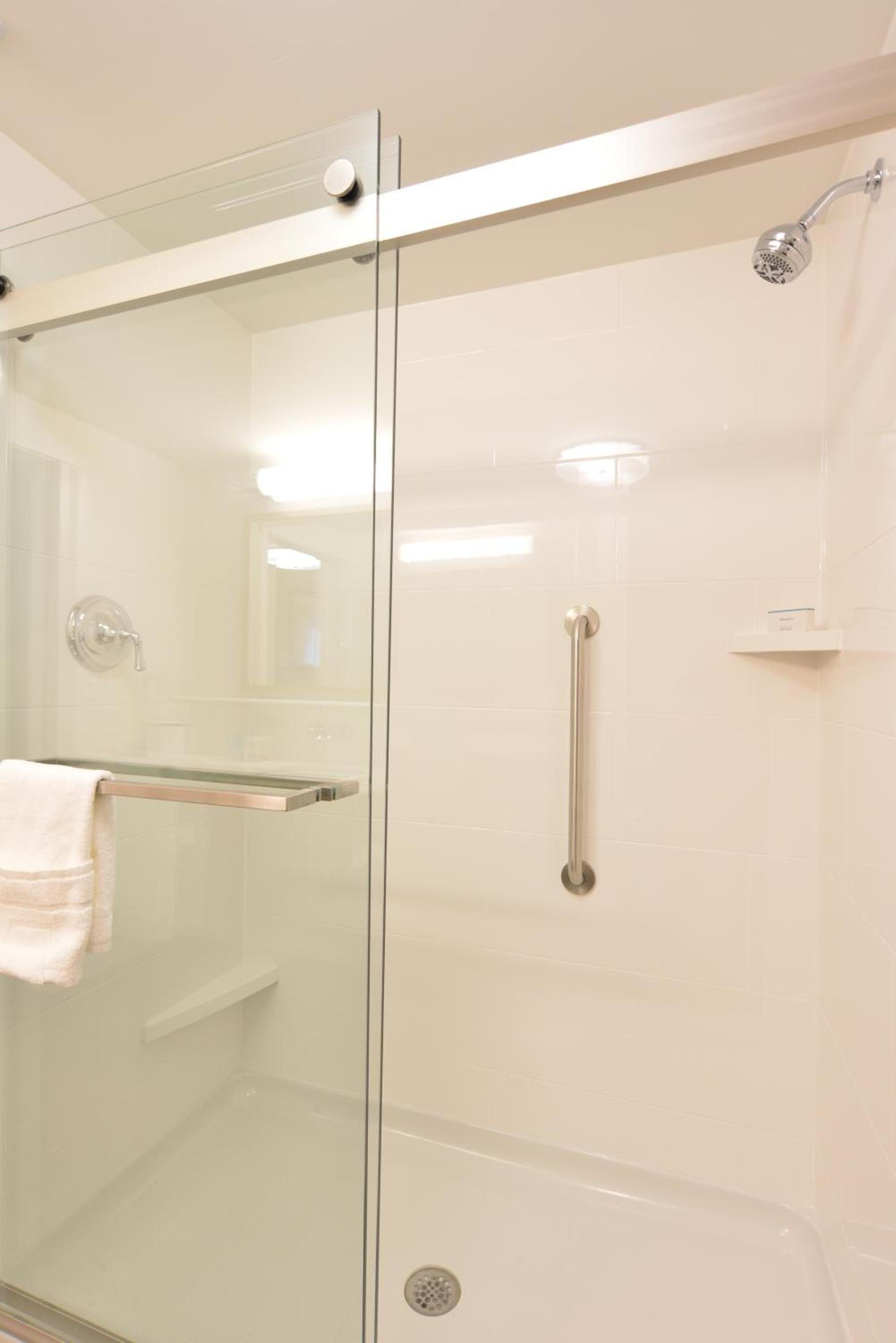 Hampton Inn & Suites Chippewa Falls photo 20