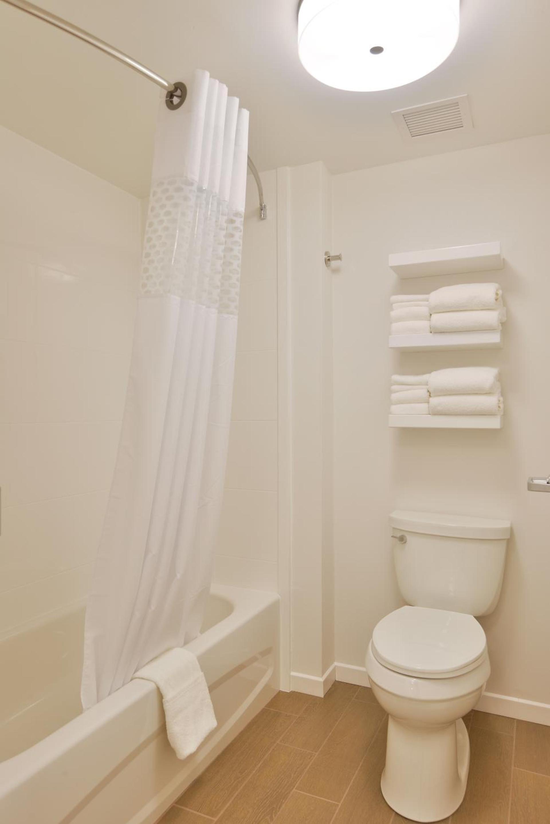 Hampton Inn & Suites Chippewa Falls photo 21