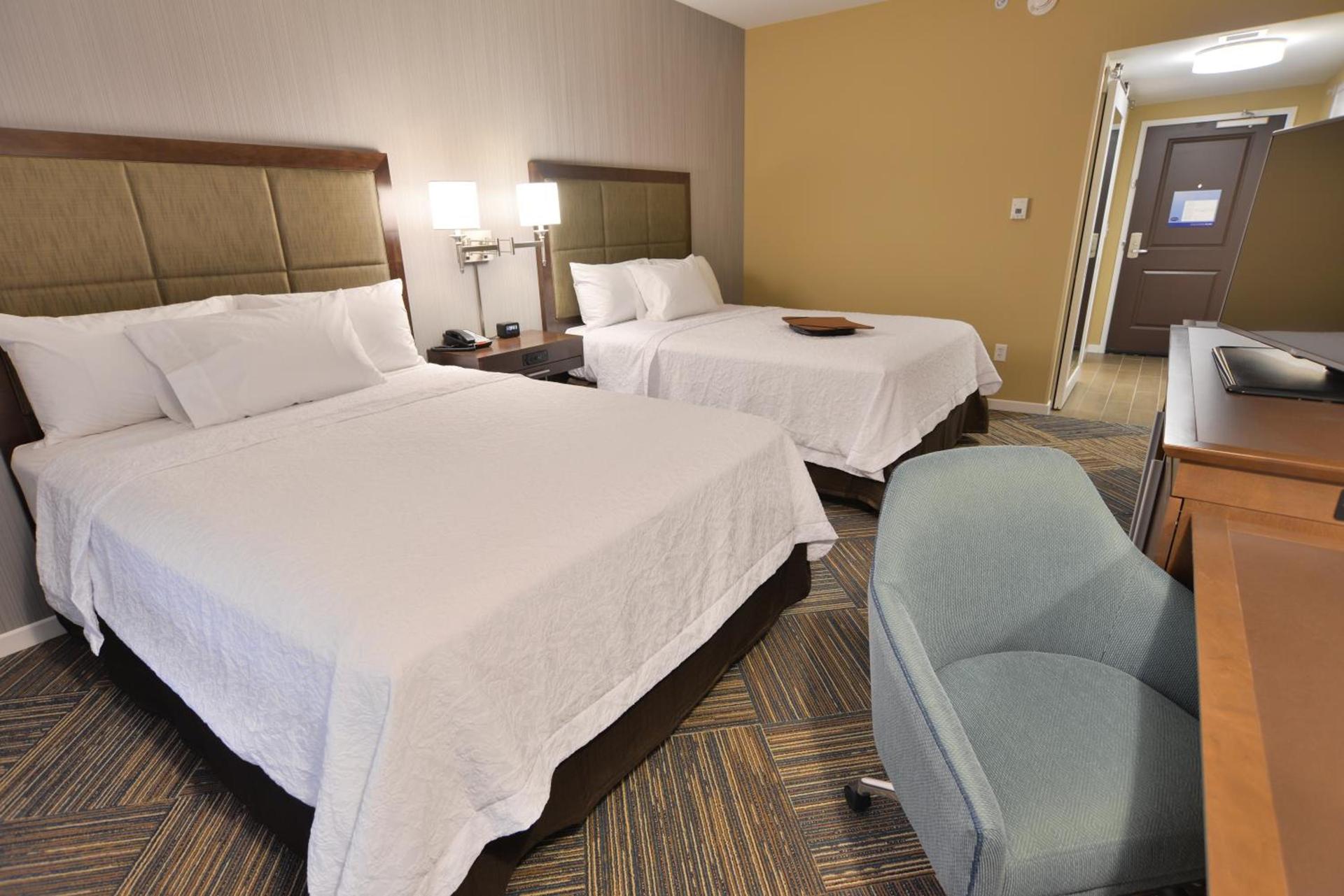 Hampton Inn & Suites Chippewa Falls photo 24