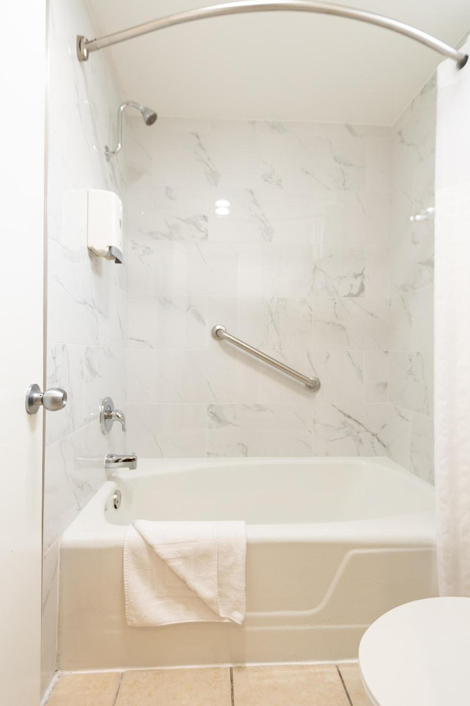 King Frederik Inn photo 81