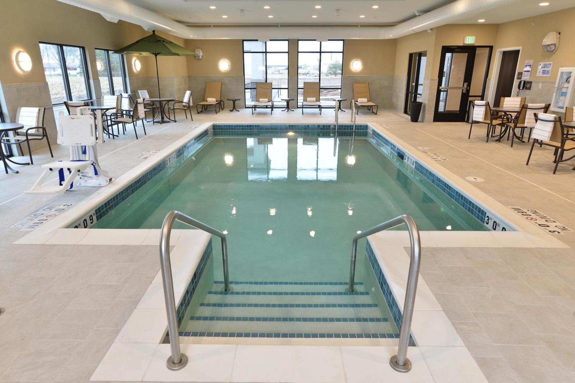 Hampton Inn & Suites Chippewa Falls photo 25