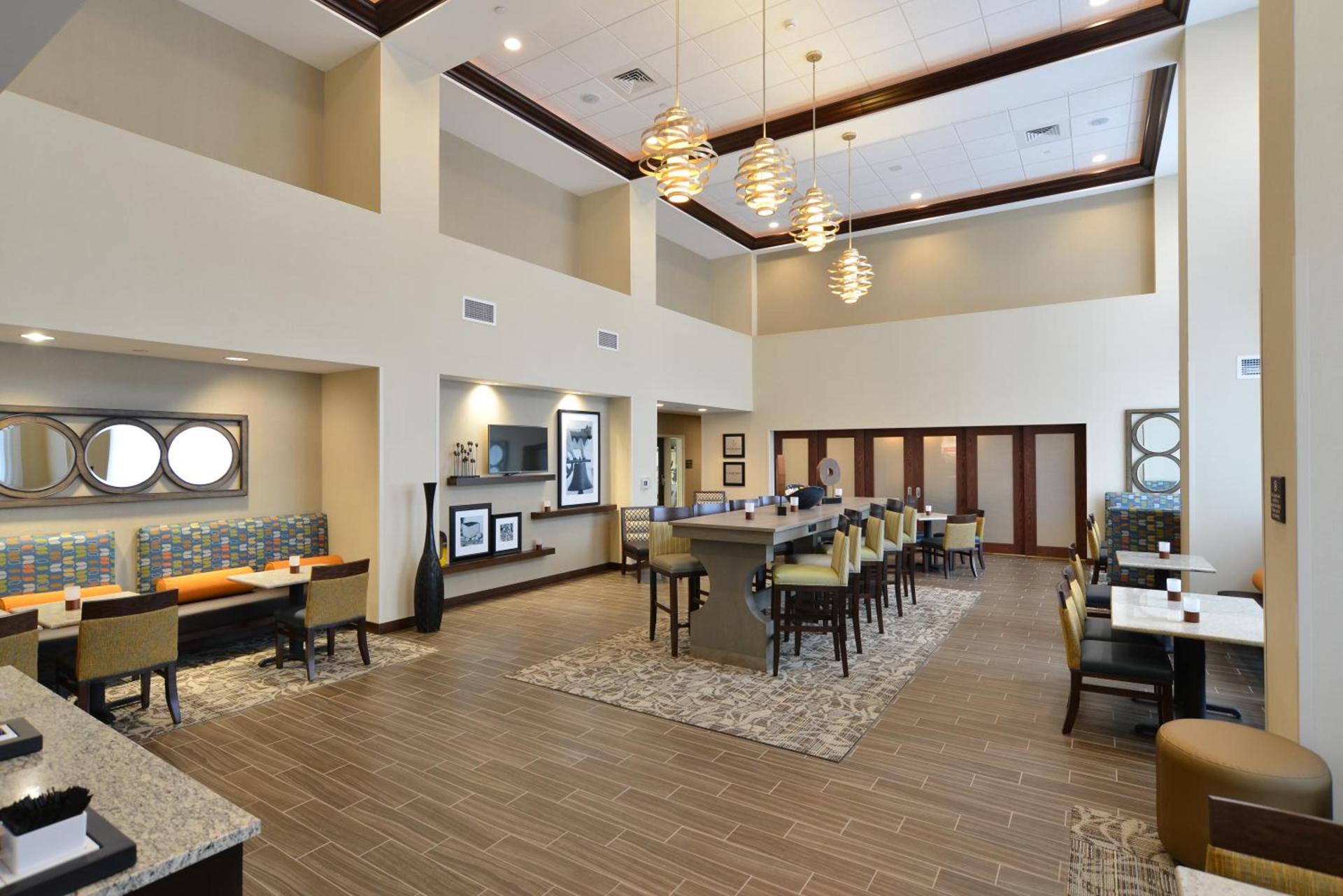 Hampton Inn & Suites Chippewa Falls photo 27