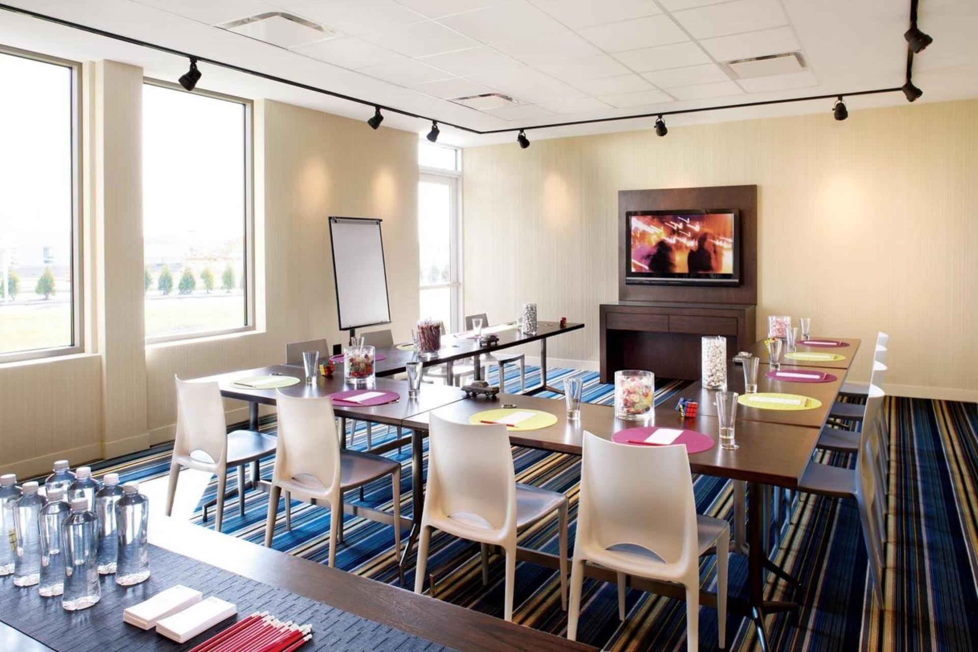 Aloft by Marriott Green Bay photo 26