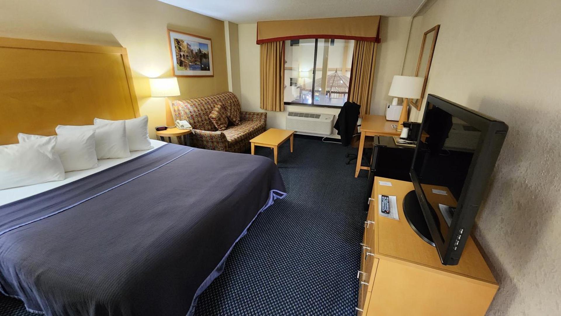 Katahdin Inn & Suites photo 46