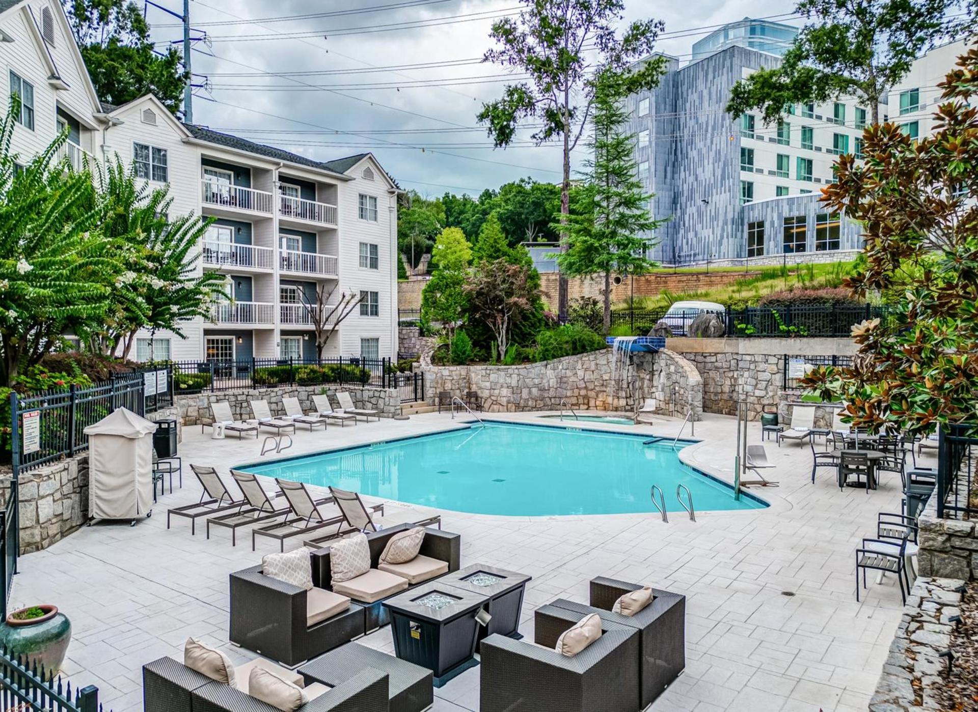 Hotel Indigo Atlanta-Vinings Ballpark Area by IHG photo 46