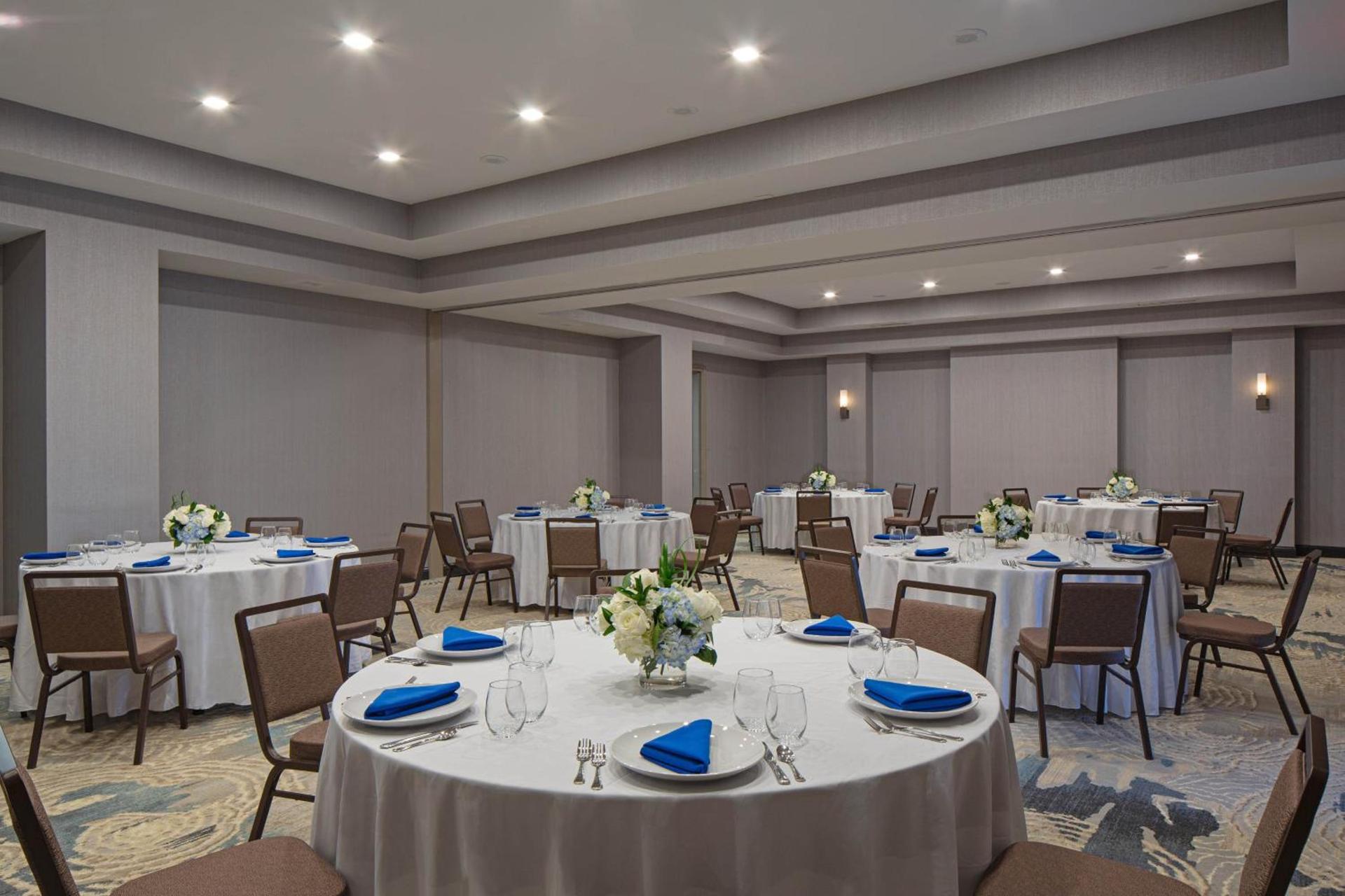 Sheraton Suites Columbus Worthington photo 36