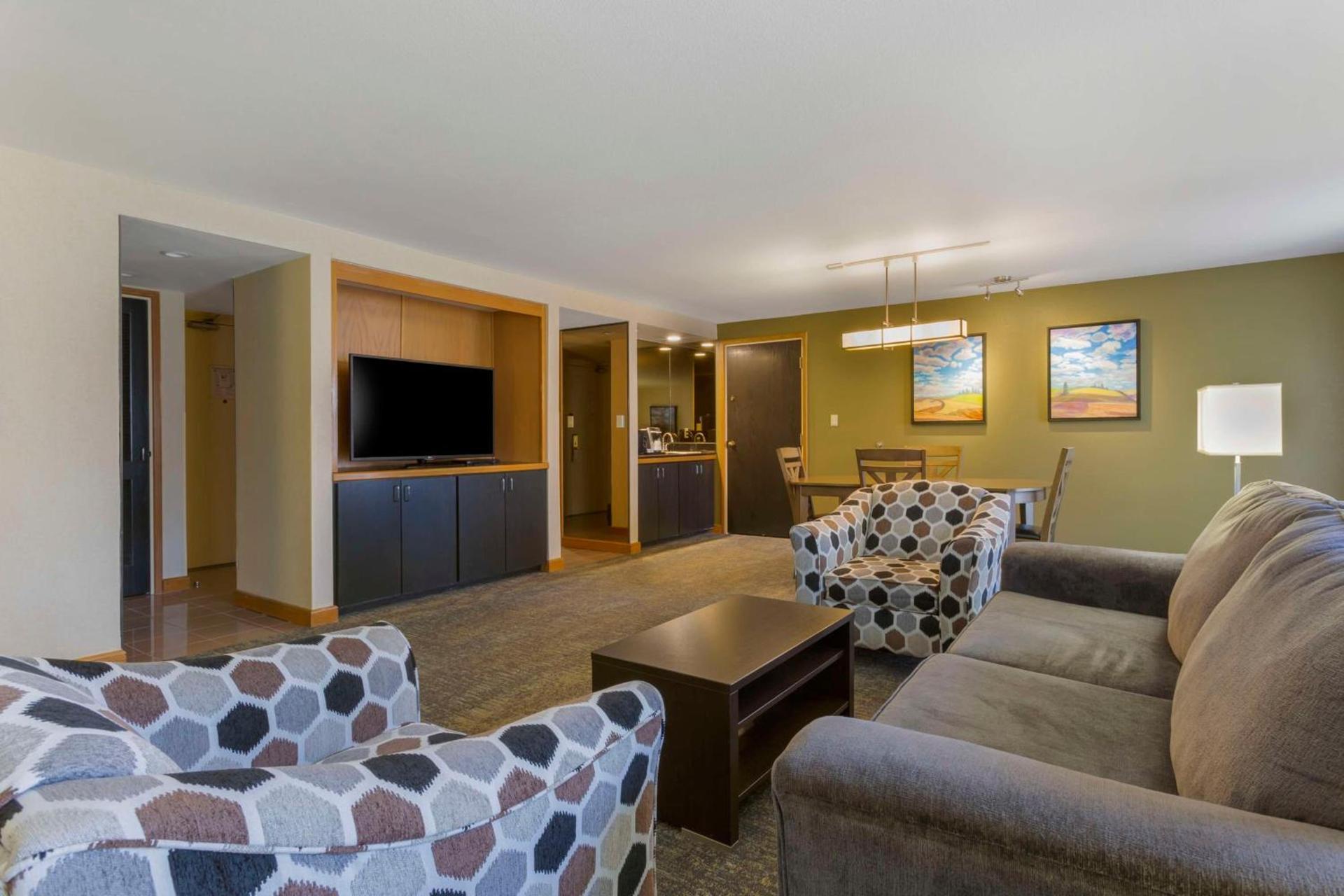 Best Western Plus University Inn photo 14