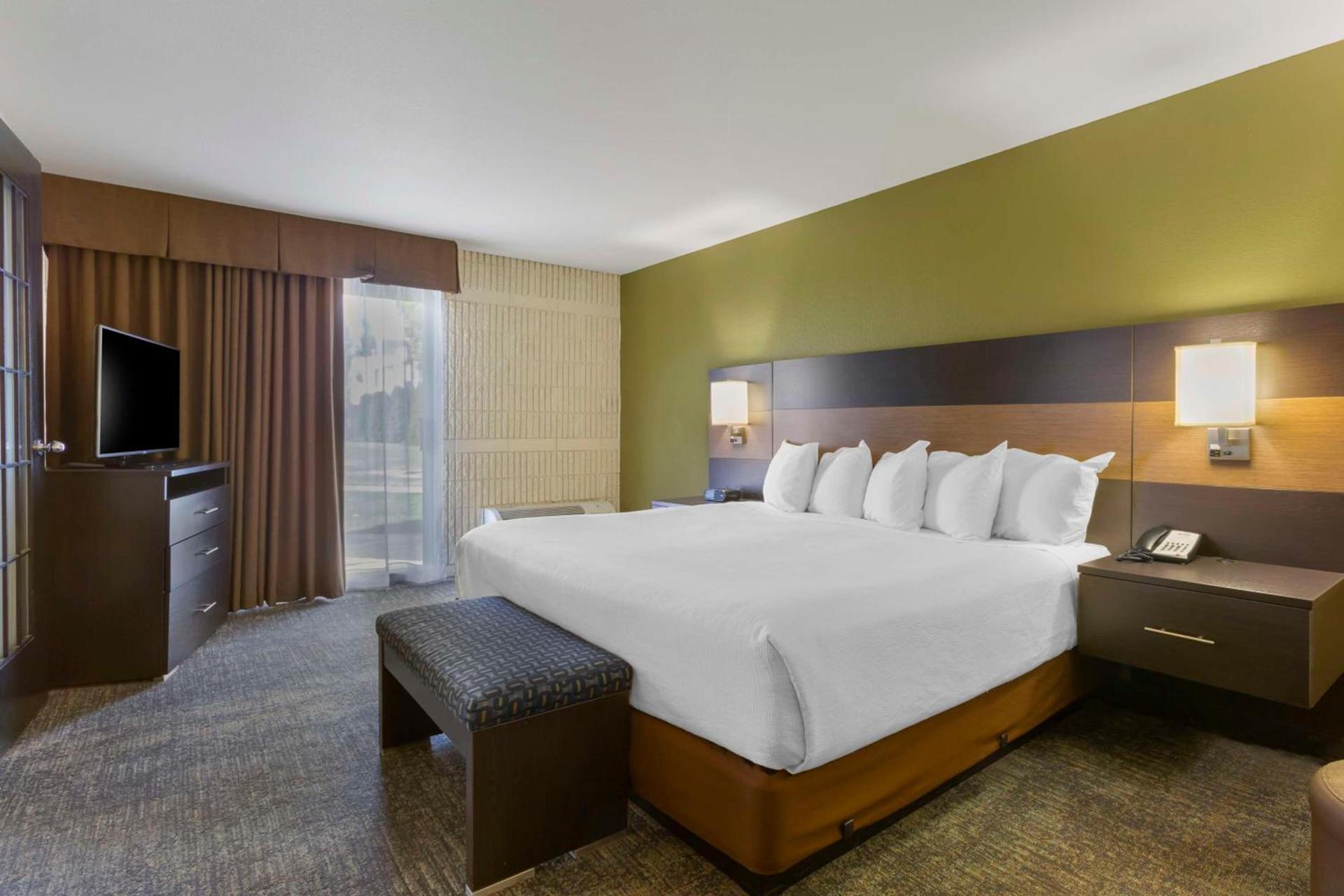 Best Western Plus University Inn photo 15