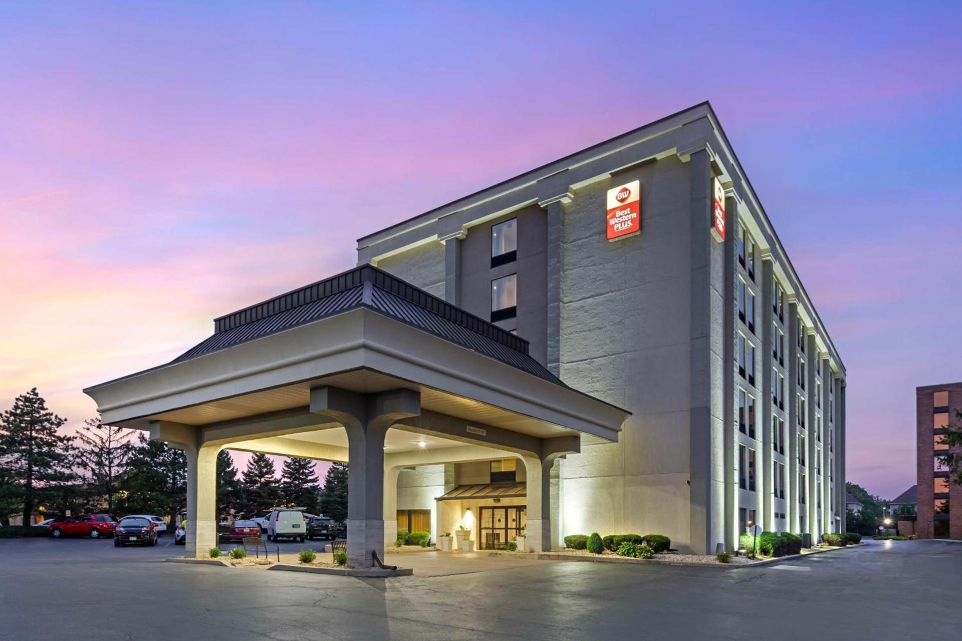 Best Western Plus Chicagoland - Countryside photo 1