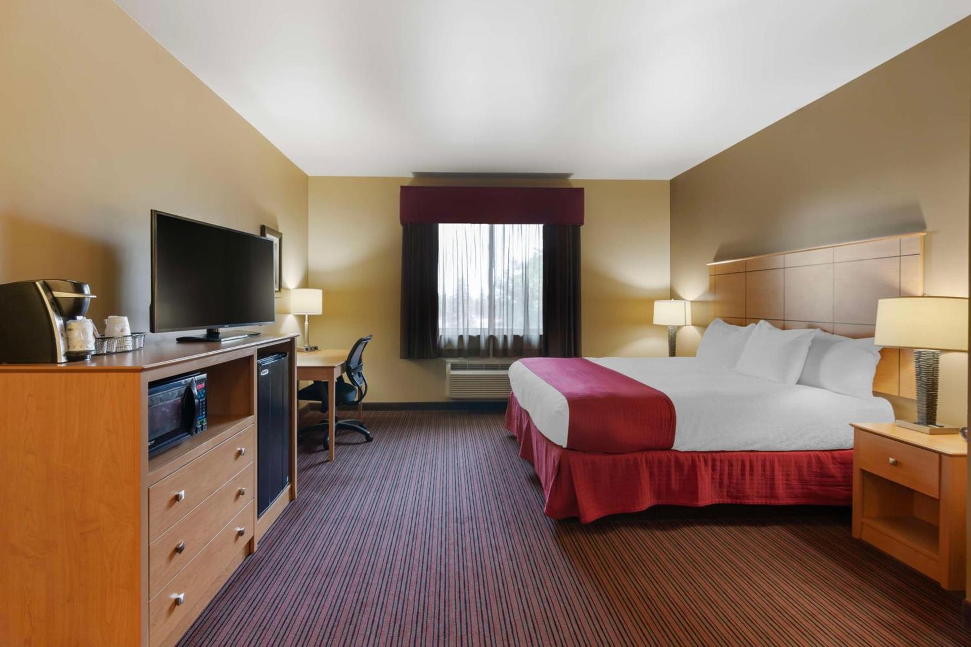 Best Western Golden Prairie Inn and Suites photo 21