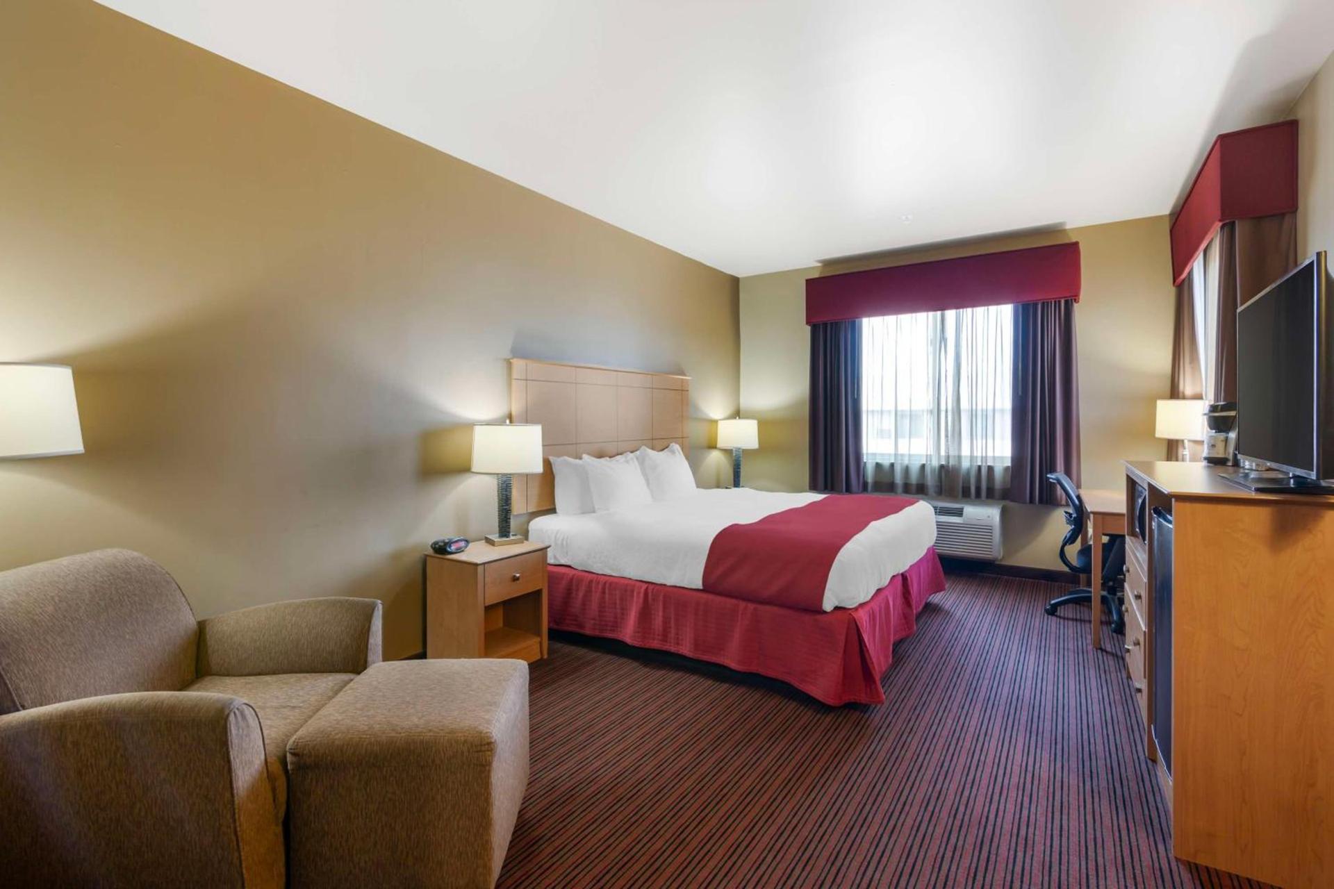 Best Western Golden Prairie Inn and Suites photo 23