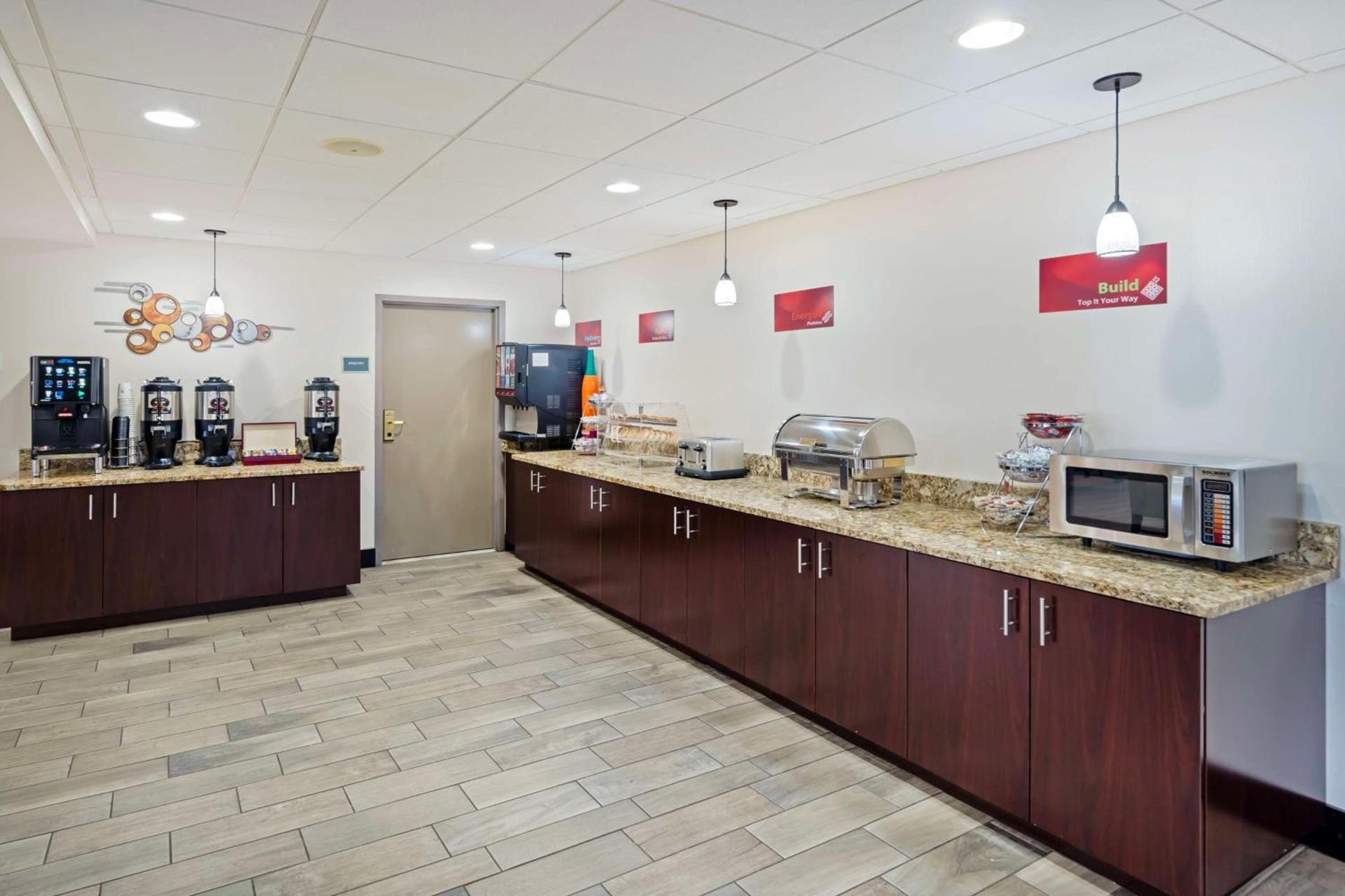 Best Western Plus Chicagoland - Countryside photo 21