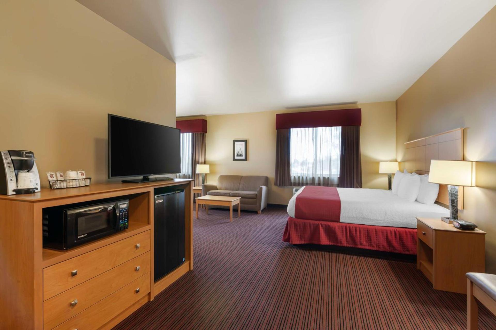 Best Western Golden Prairie Inn and Suites photo 26