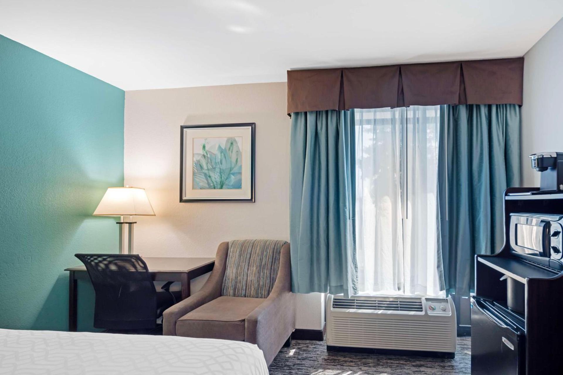 Best Western Plus Chicagoland - Countryside photo 15