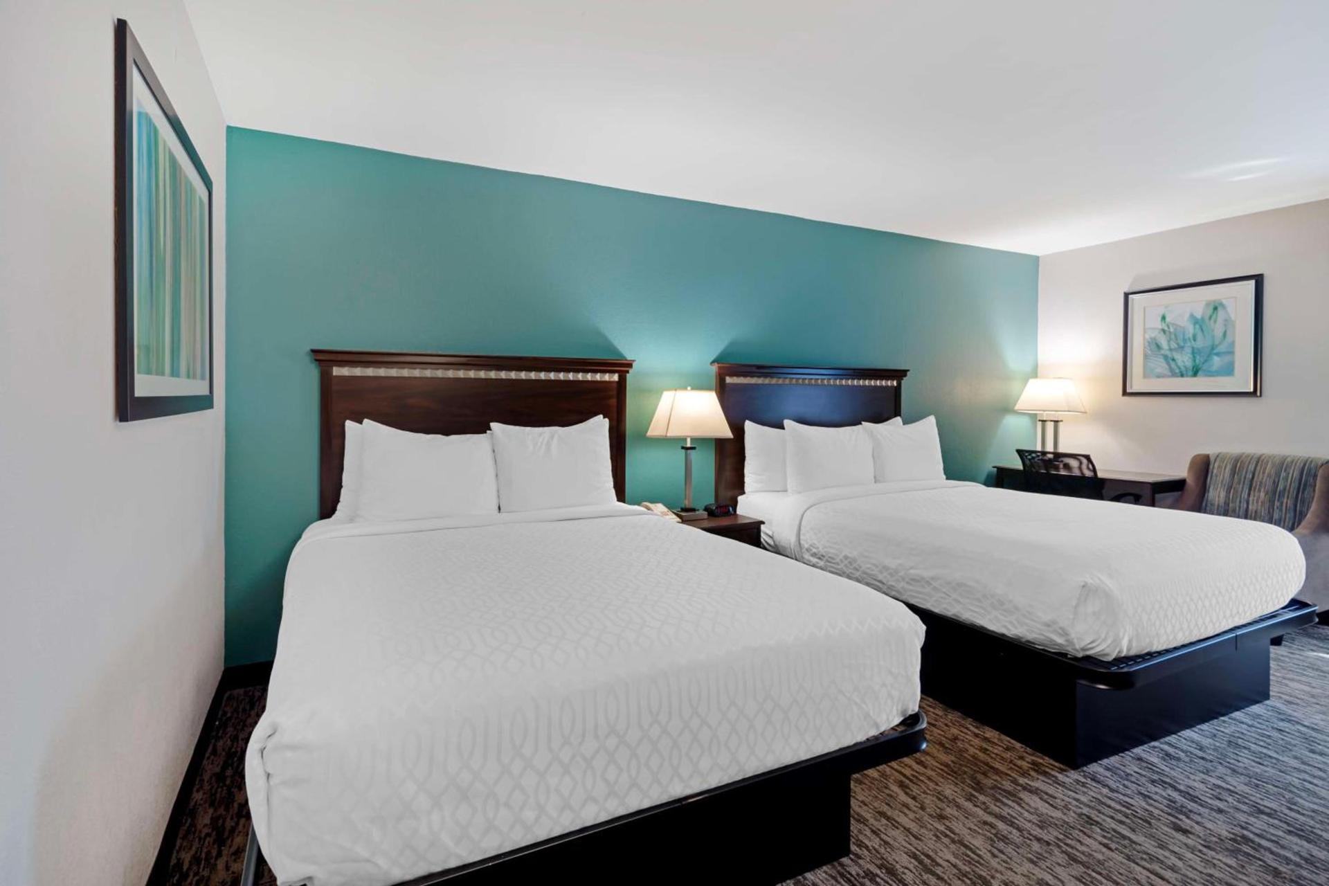 Best Western Plus Chicagoland - Countryside photo 16