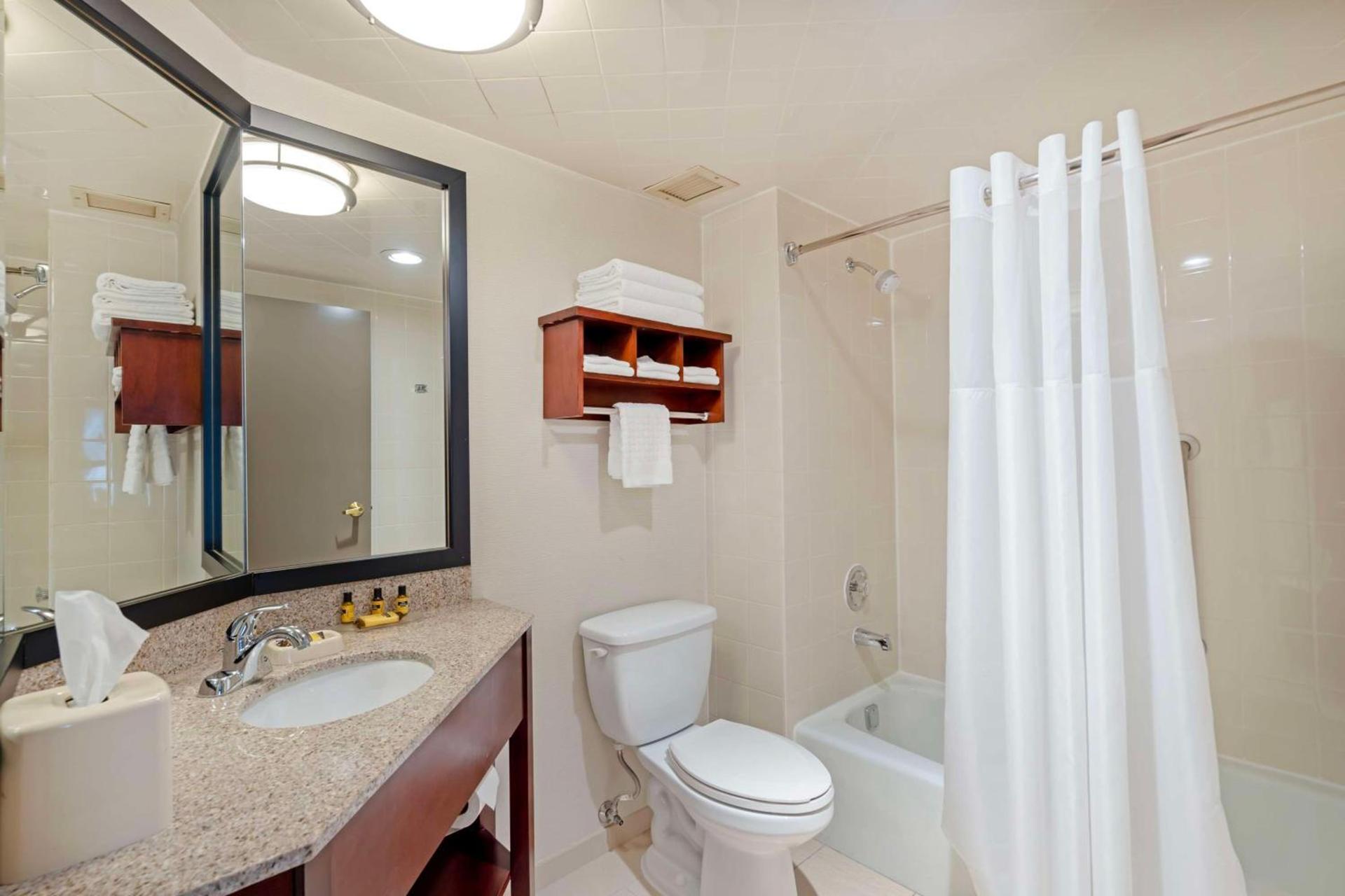 Best Western Plus Chicagoland - Countryside photo 18