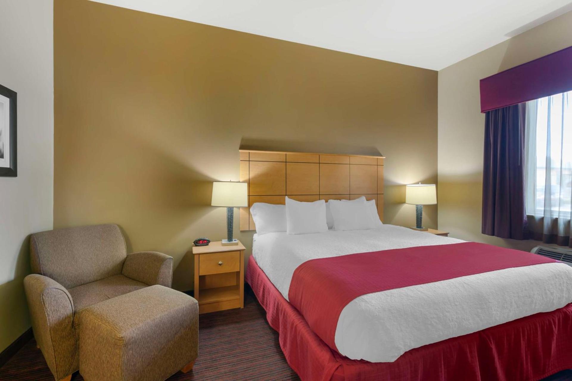 Best Western Golden Prairie Inn and Suites photo 31