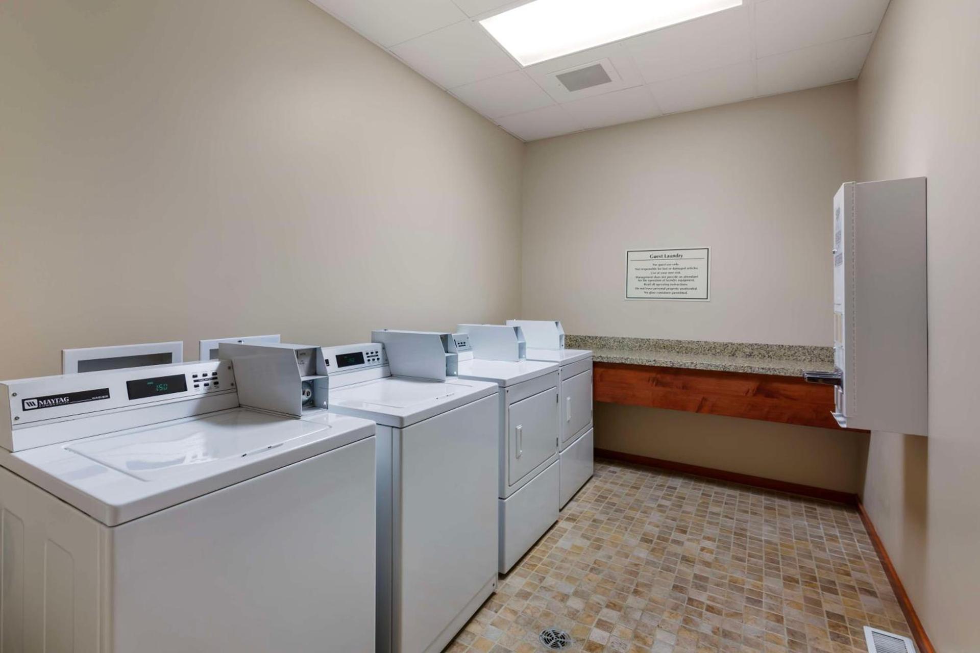 Best Western Golden Prairie Inn and Suites photo 32