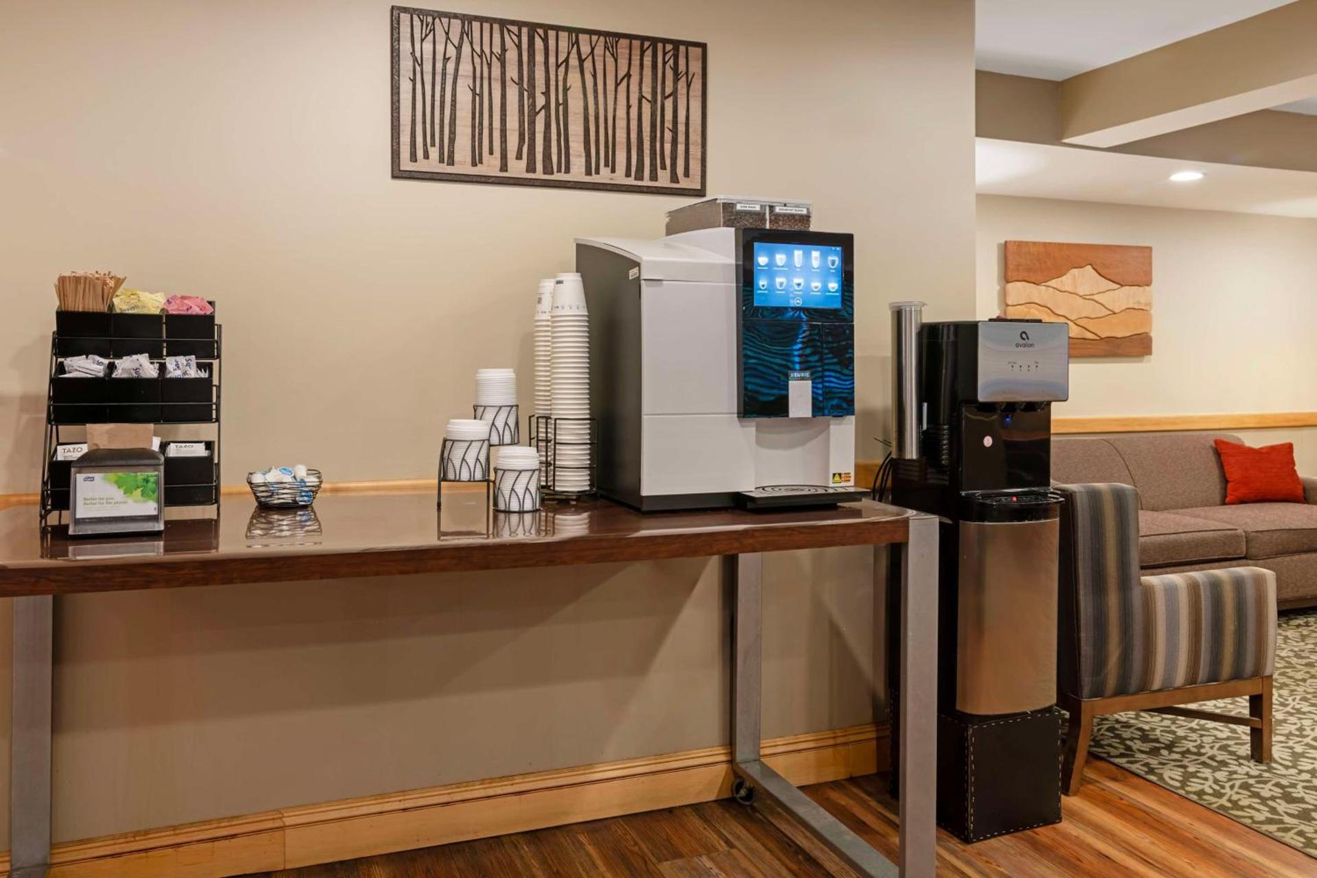 Best Western Plus Windjammer Inn & Conference Center photo 53