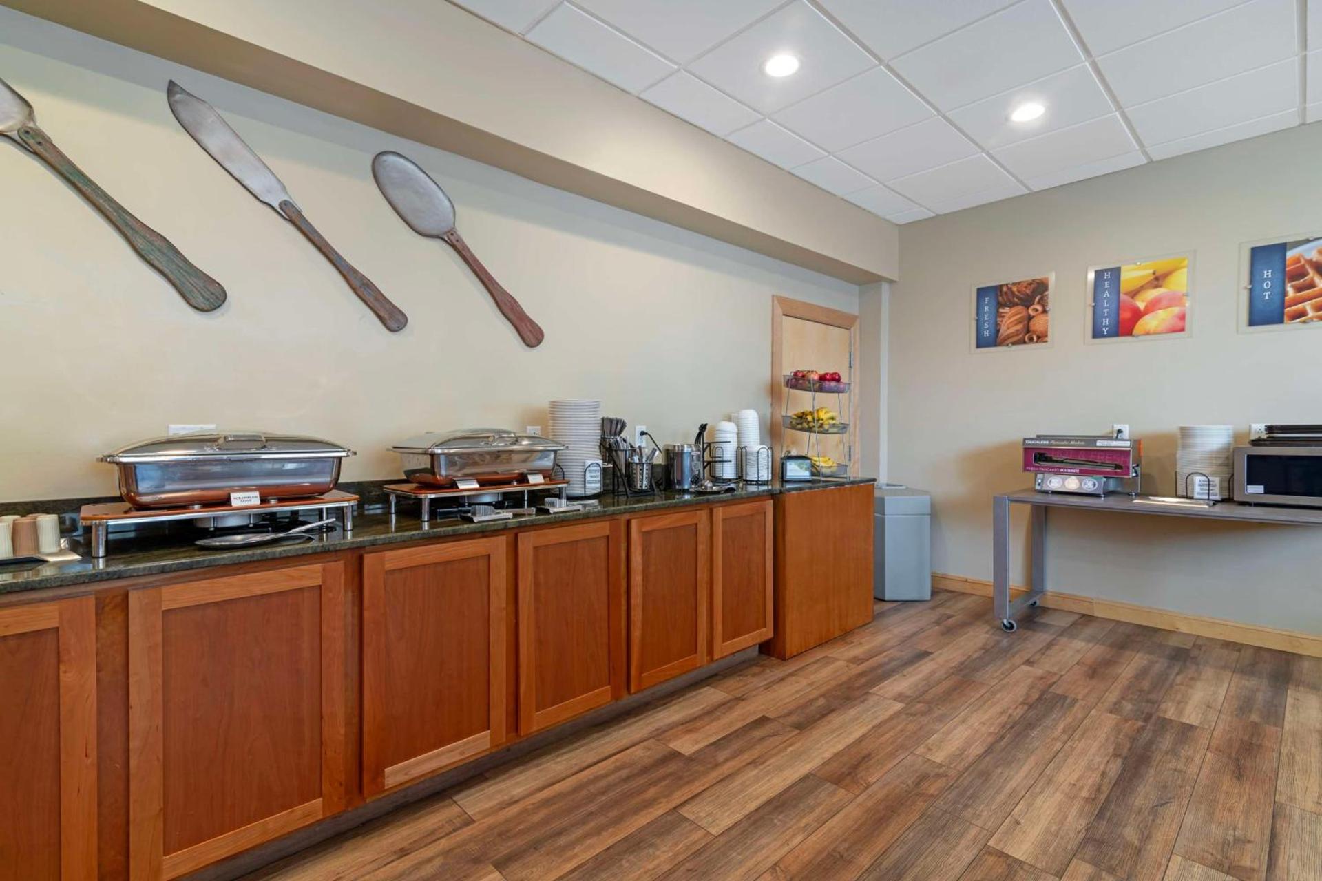 Best Western Plus Windjammer Inn & Conference Center photo 61
