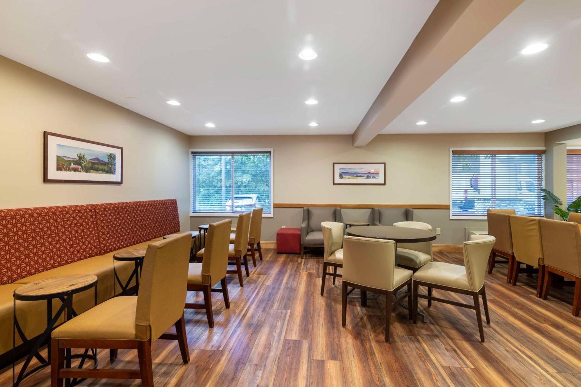 Best Western Plus Windjammer Inn & Conference Center photo 62