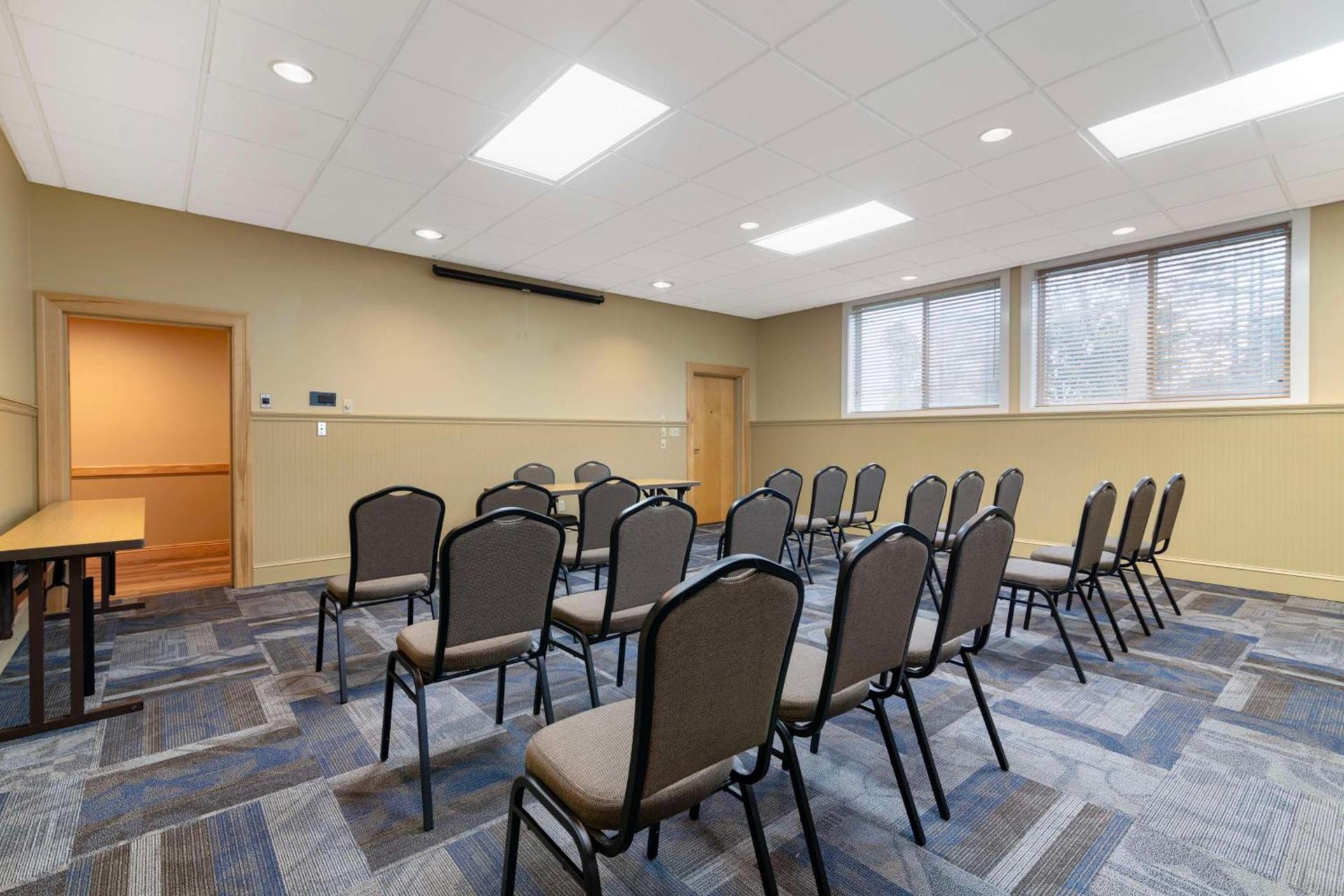 Best Western Plus Windjammer Inn & Conference Center photo 66