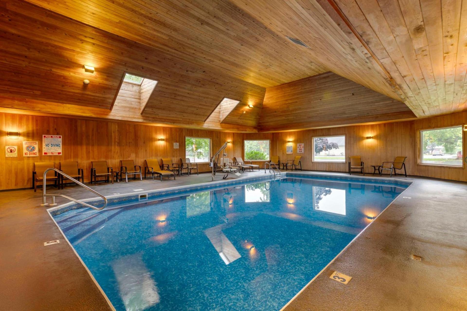 Best Western Plus Windjammer Inn & Conference Center photo 69