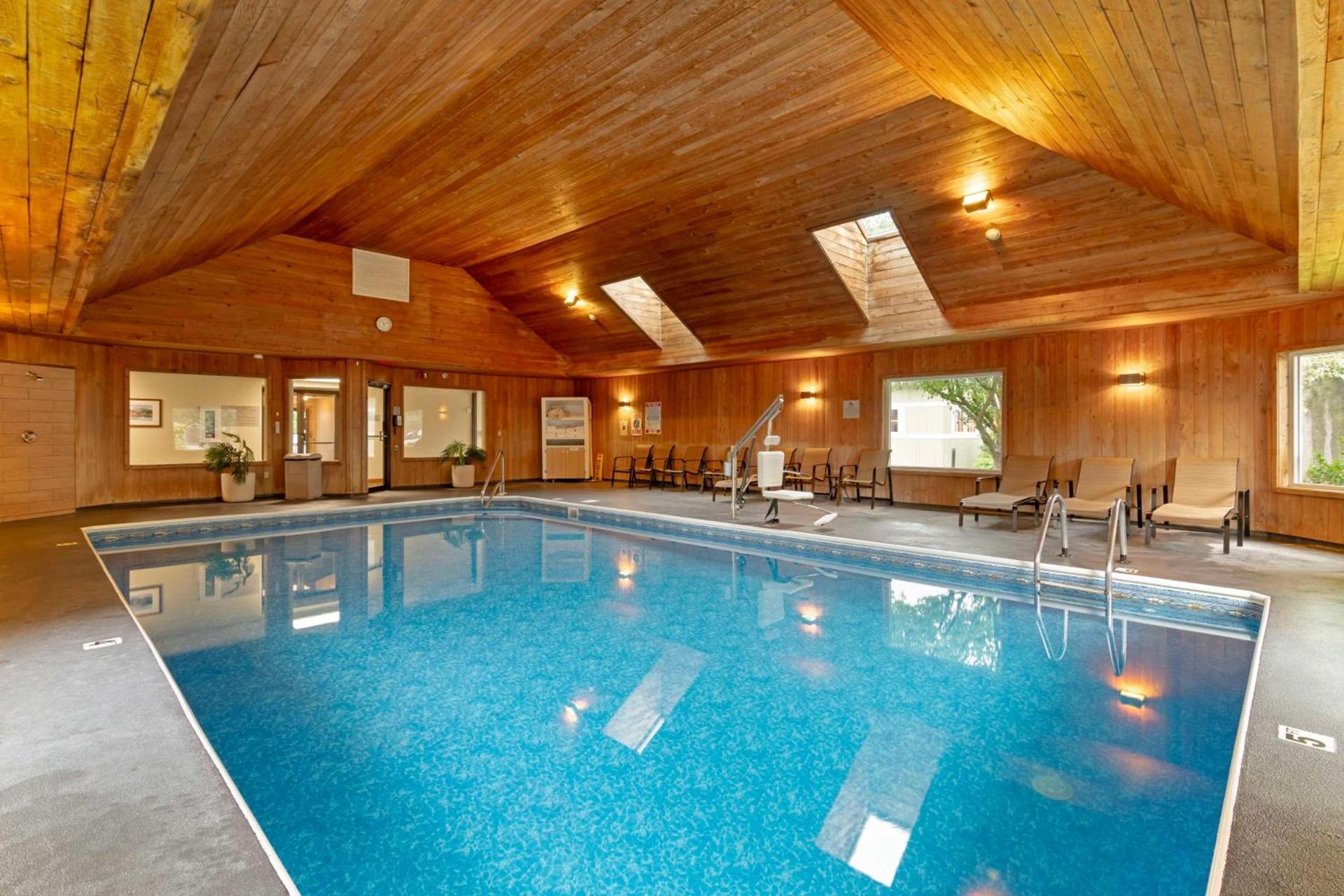 Best Western Plus Windjammer Inn & Conference Center photo 3