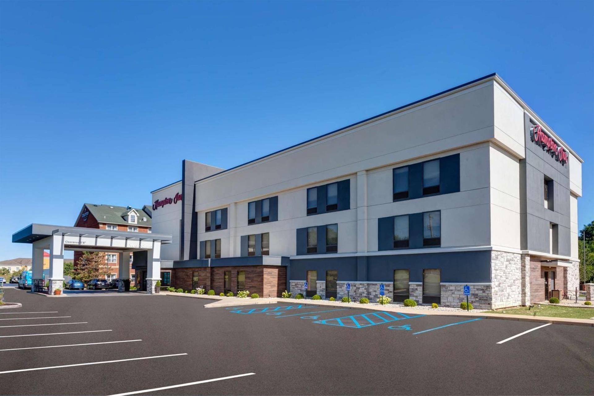 Hampton Inn Cincinnati Airport-North photo 2