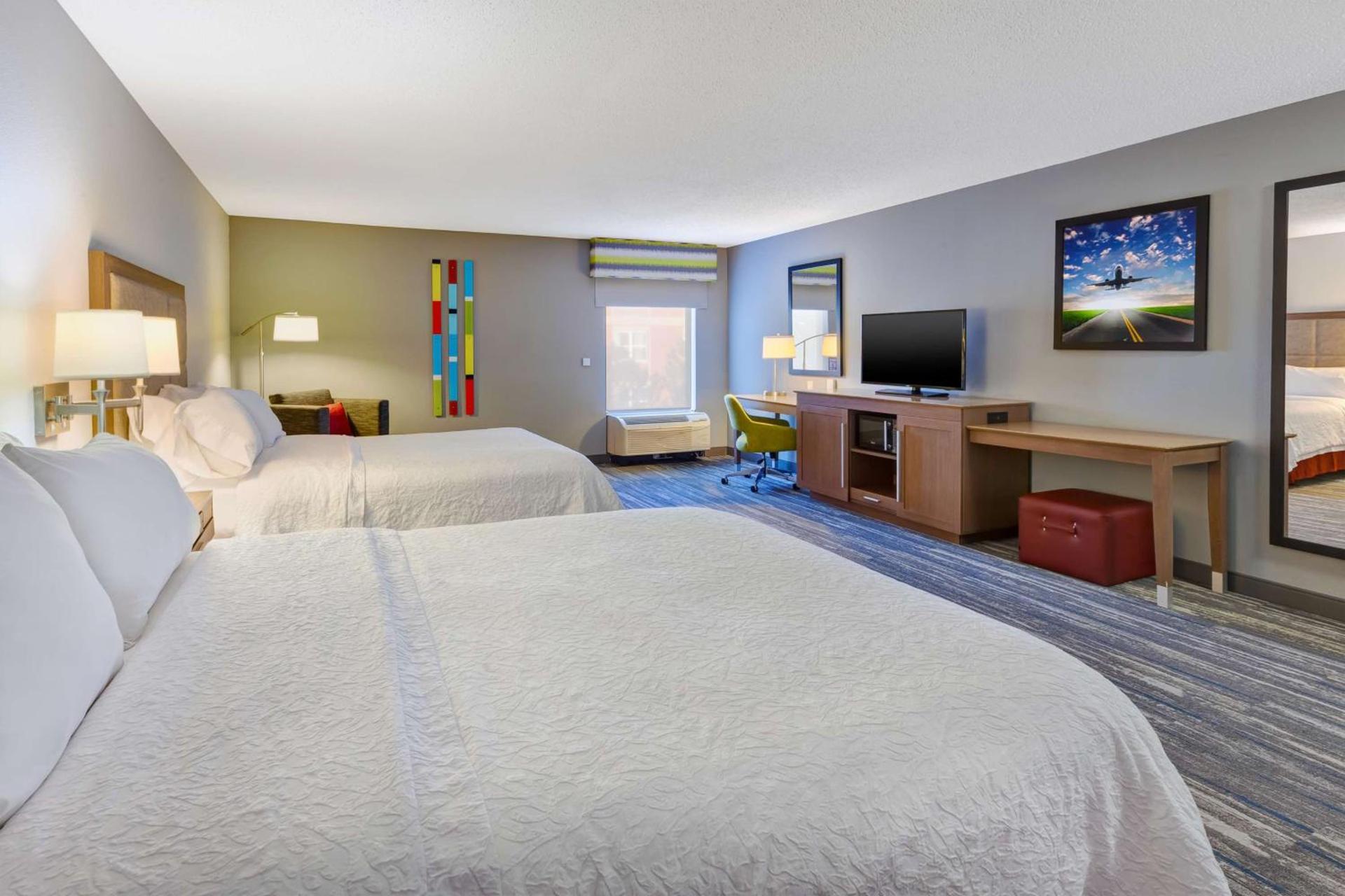 Hampton Inn Cincinnati Airport-North photo 14