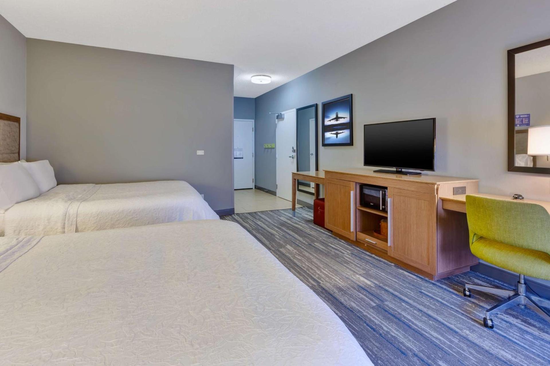 Hampton Inn Cincinnati Airport-North photo 18