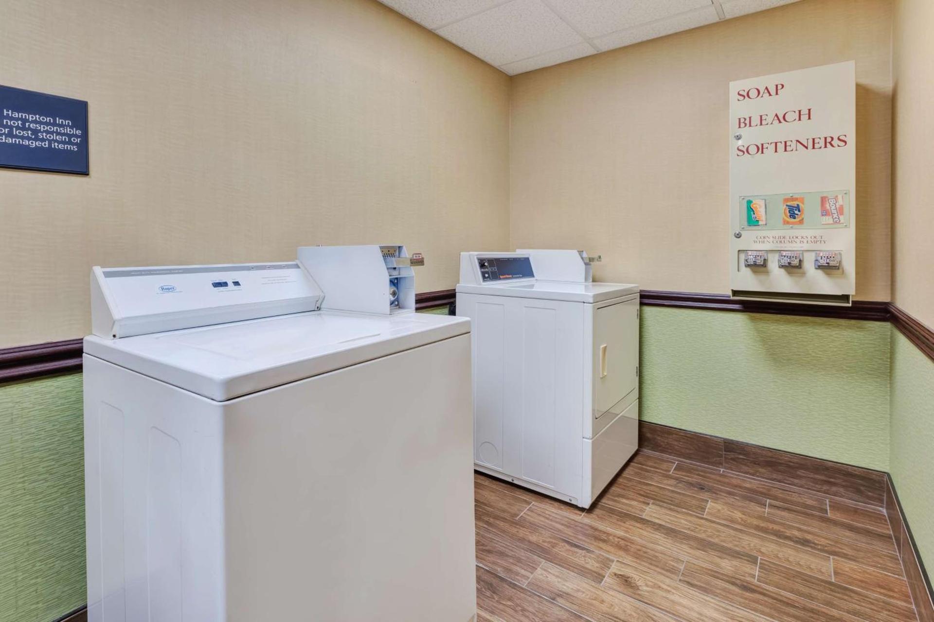 Hampton Inn Cincinnati Airport-North photo 23