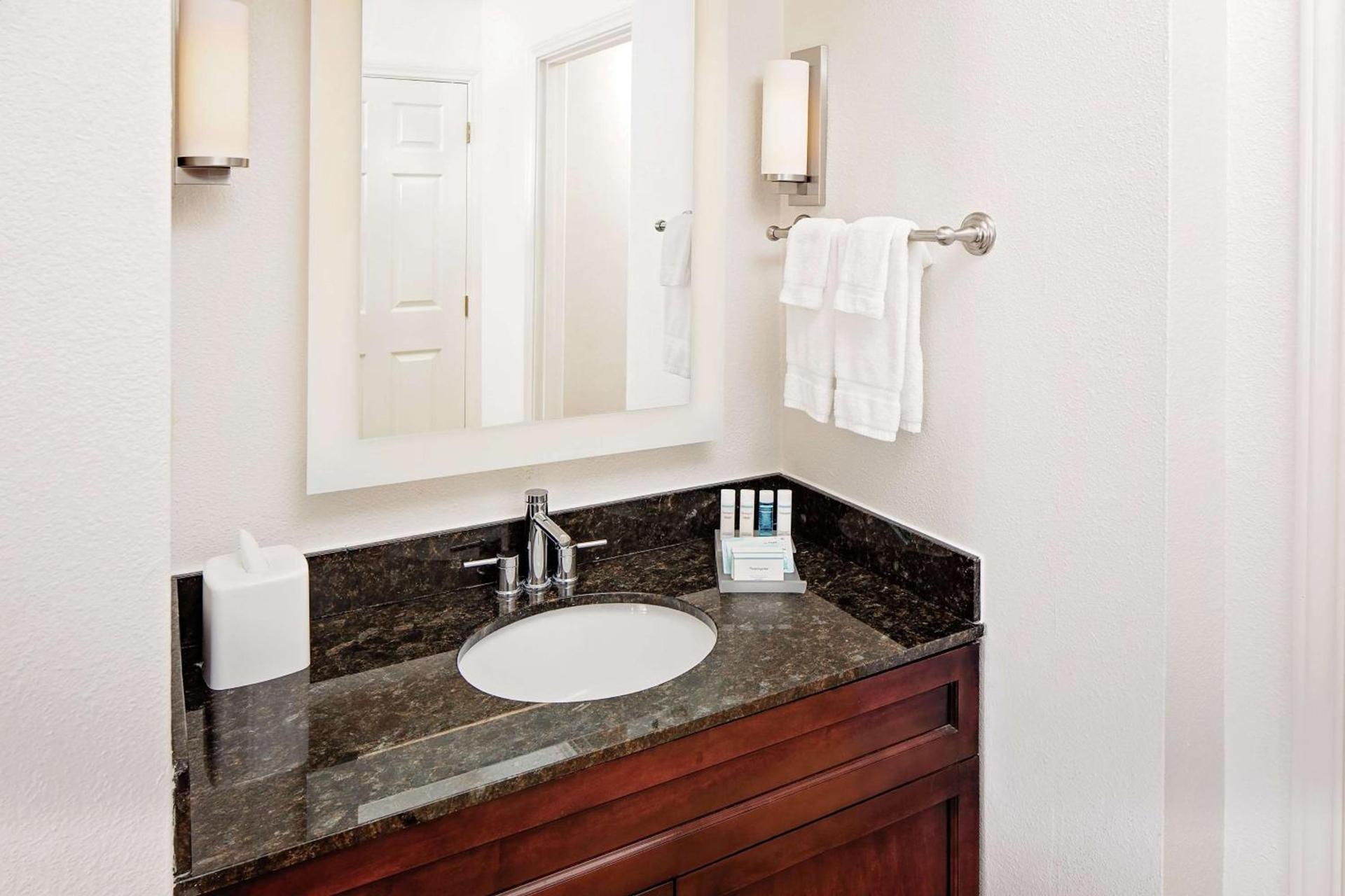 Homewood Suites by Hilton Dallas Market Center photo 21