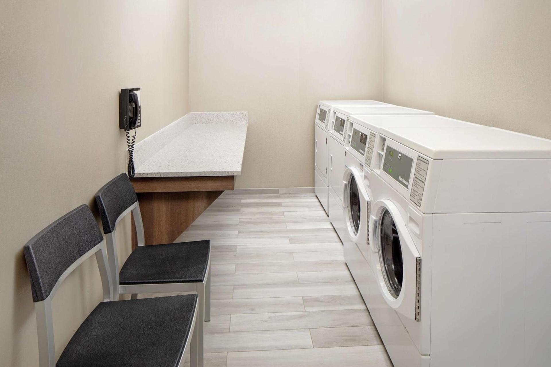 Homewood Suites by Hilton Dallas Market Center photo 7