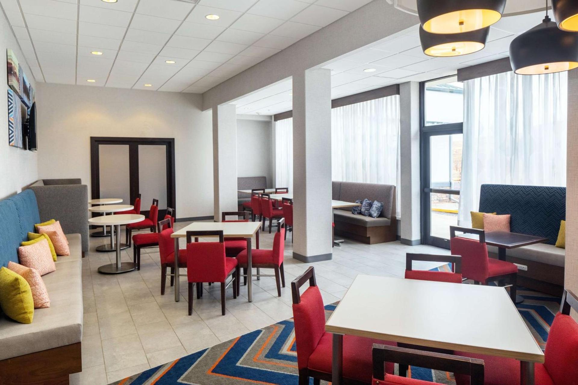 Hampton Inn & Suites Parker photo 4
