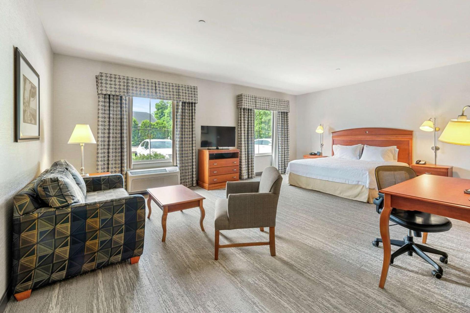 Hampton Inn & Suites Mystic photo 16