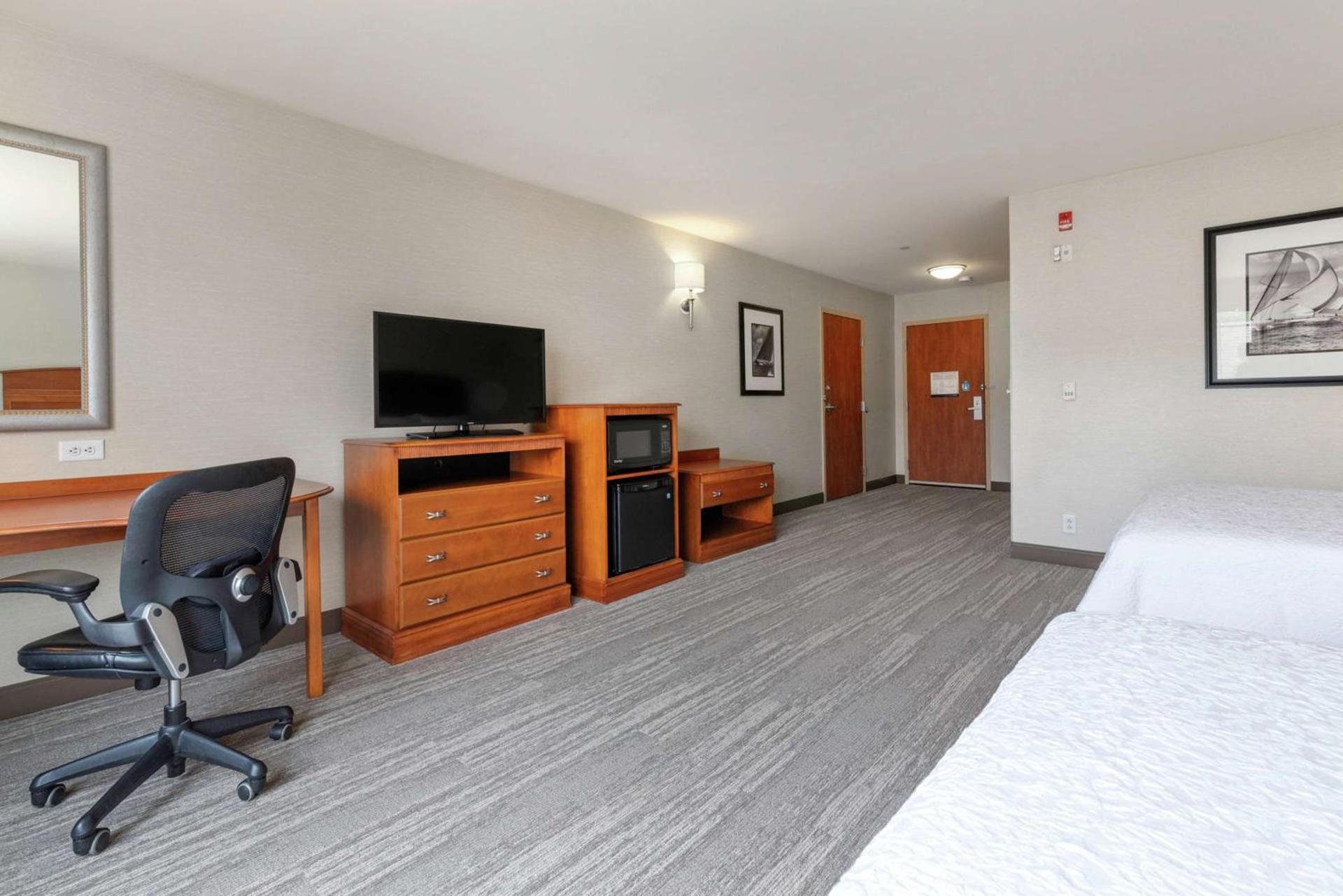 Hampton Inn & Suites Mystic photo 17