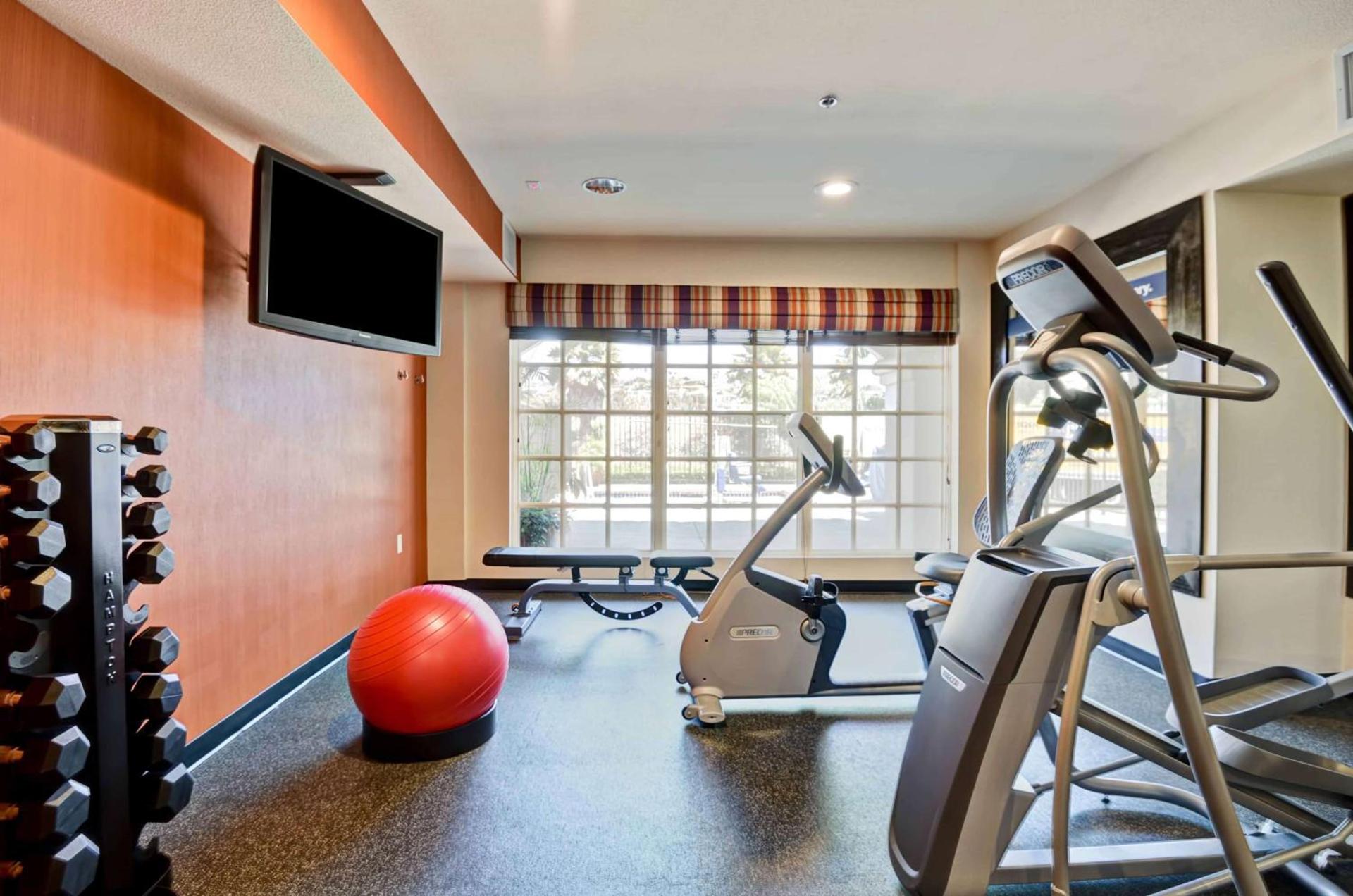 Hampton Inn & Suites San Clemente - Fully Renovated photo 13