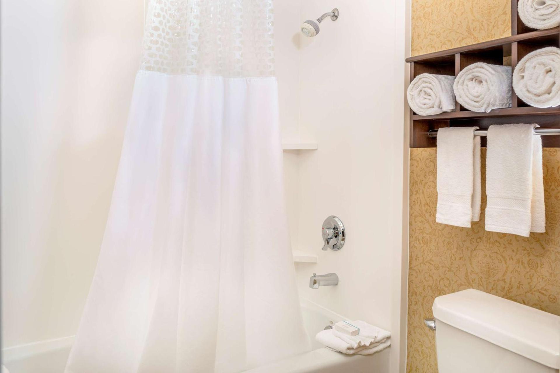 Hampton Inn & Suites San Clemente - Fully Renovated photo 21